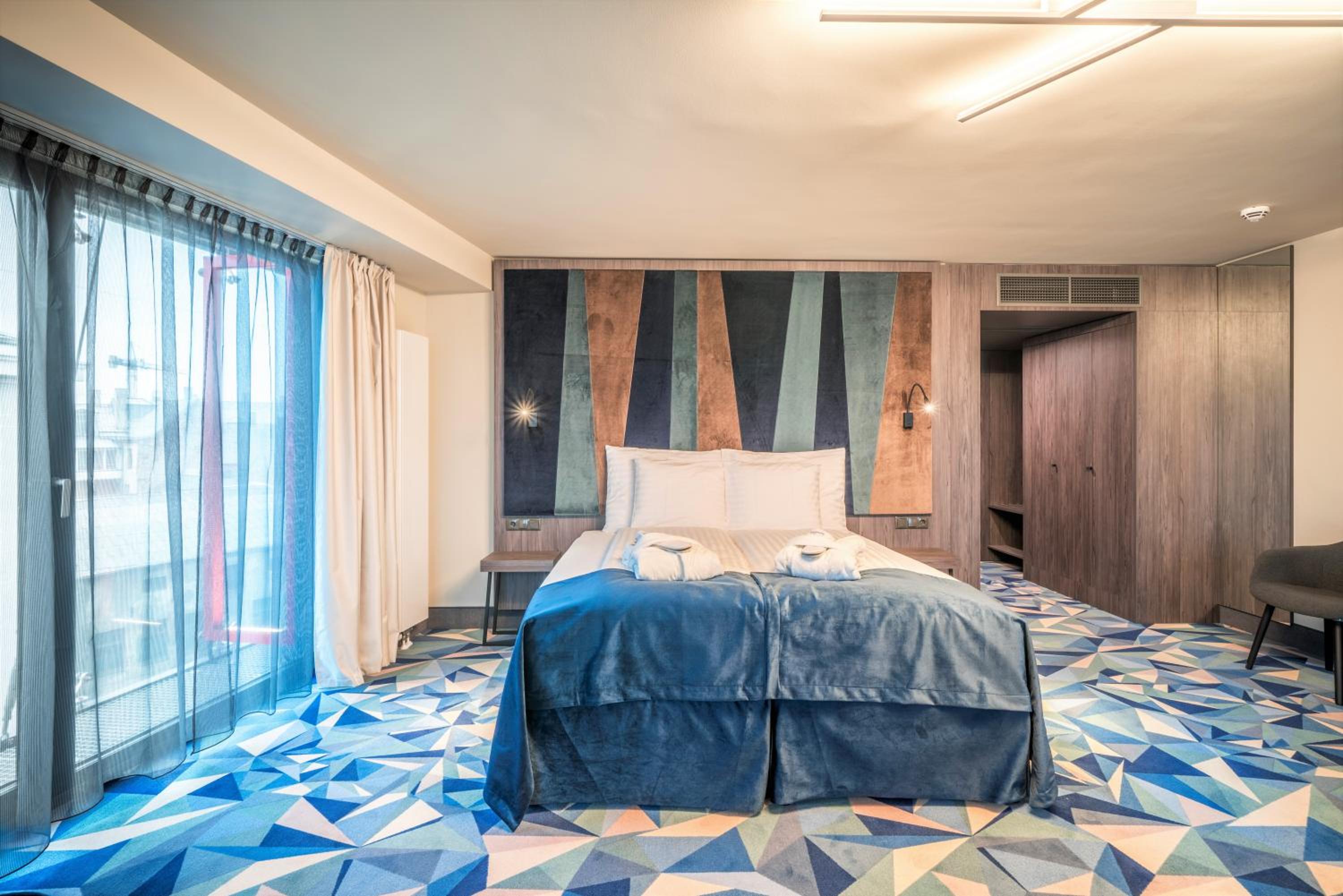 "Riverside" Deluxe Room - Photo 5