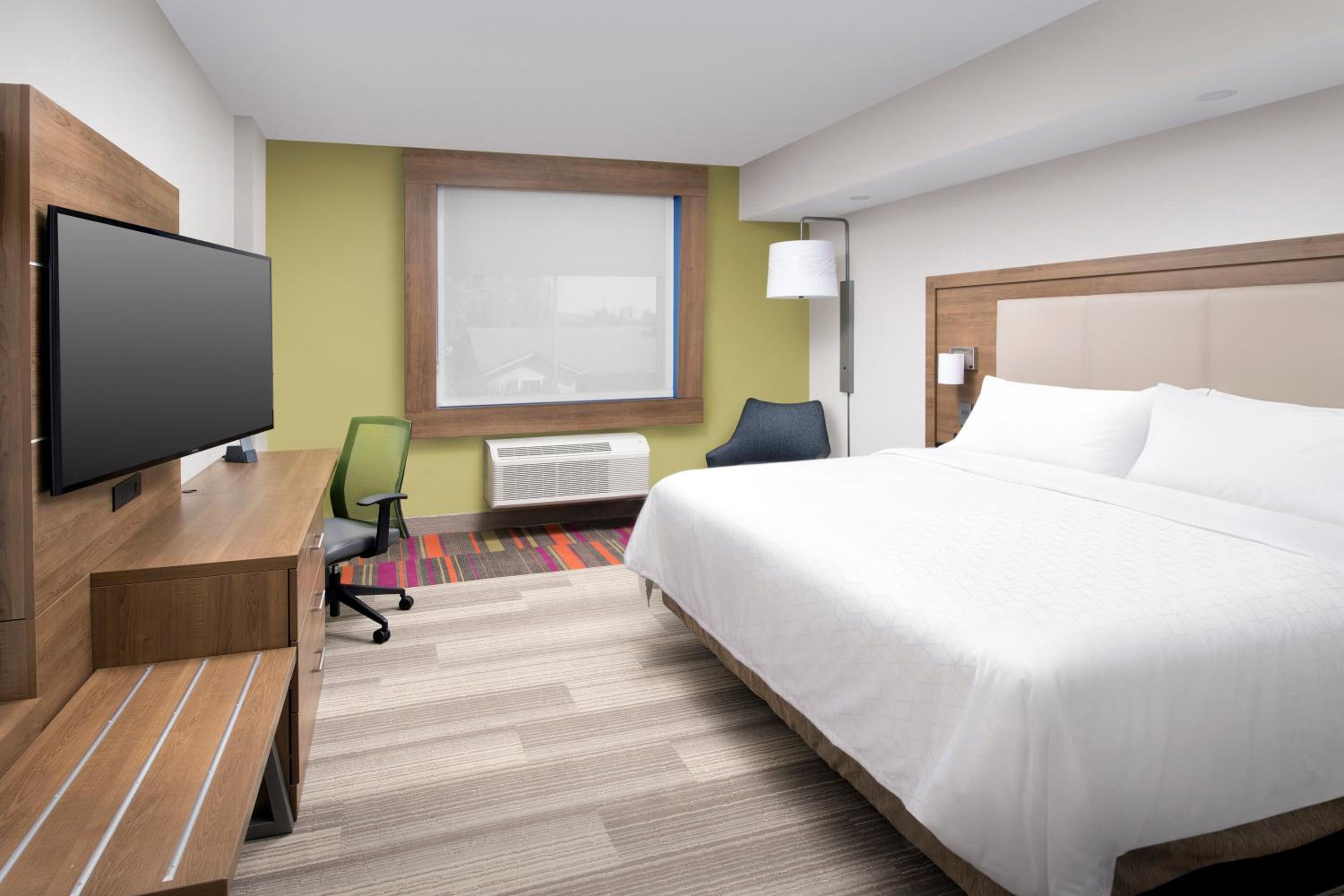 Standard King Room - Photo 4