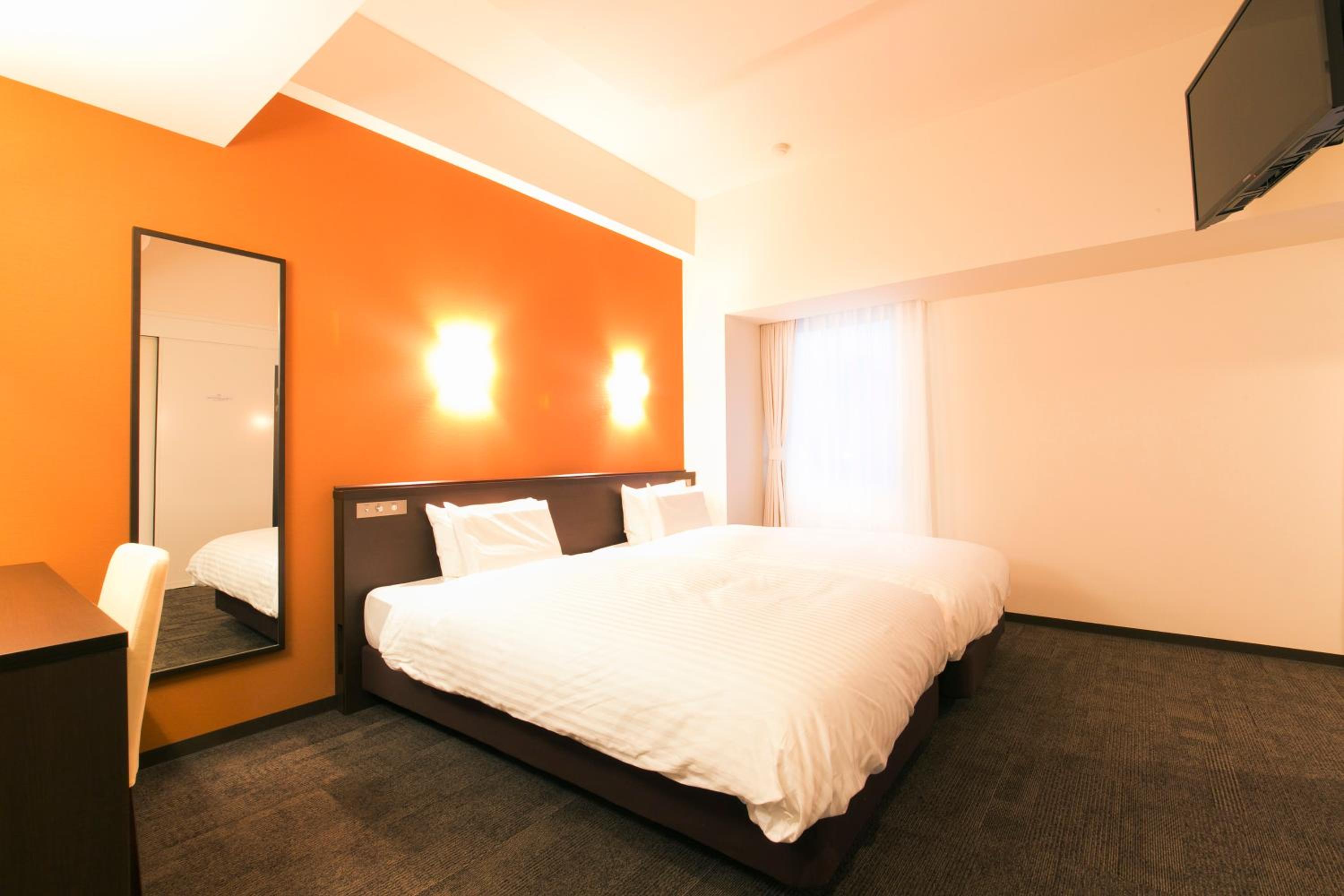 Twin Room - Disability Access - Non-Smoking photo 1