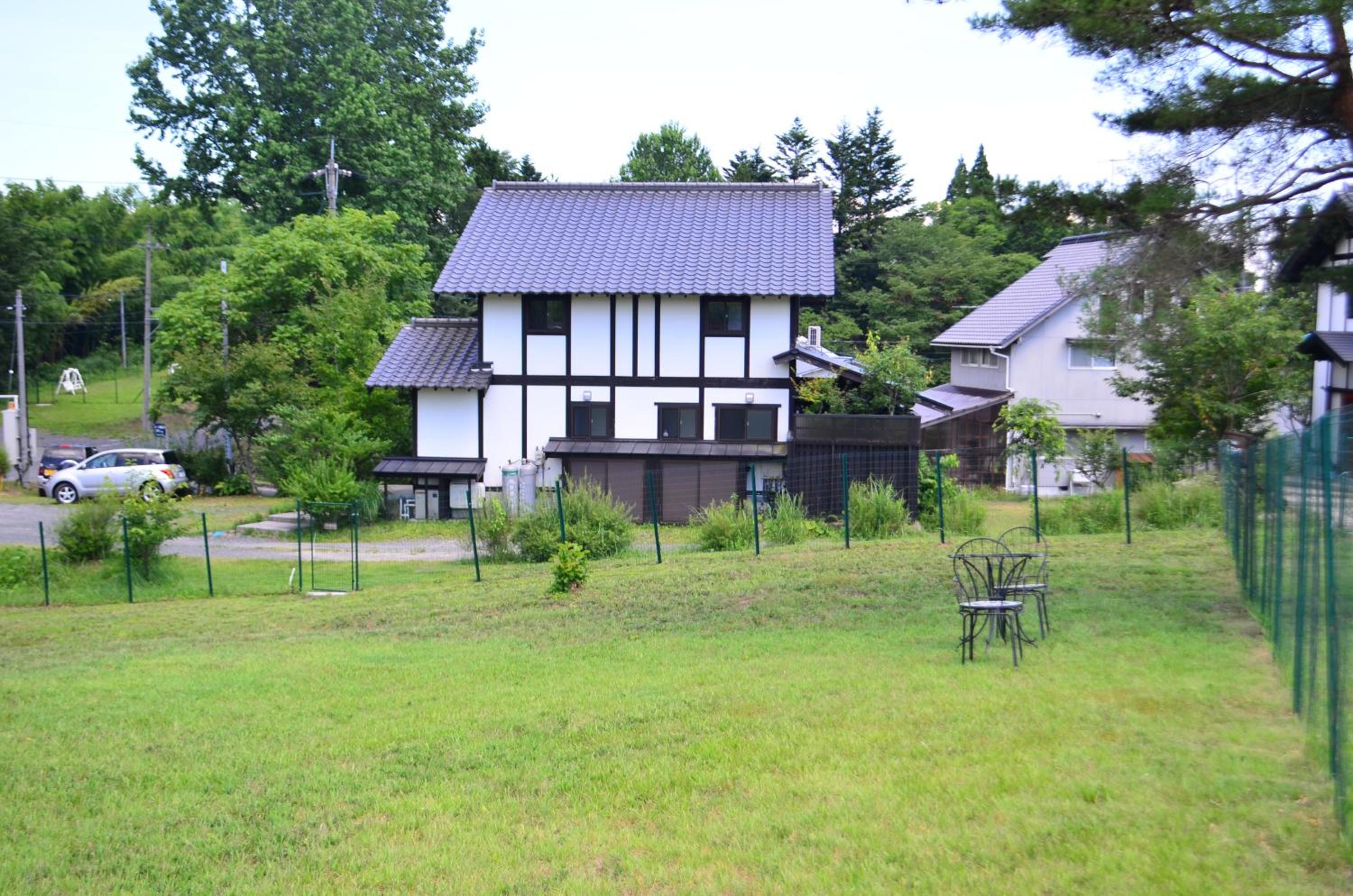 Yukiakari Murasaki (12 Adults)  - Photo 4