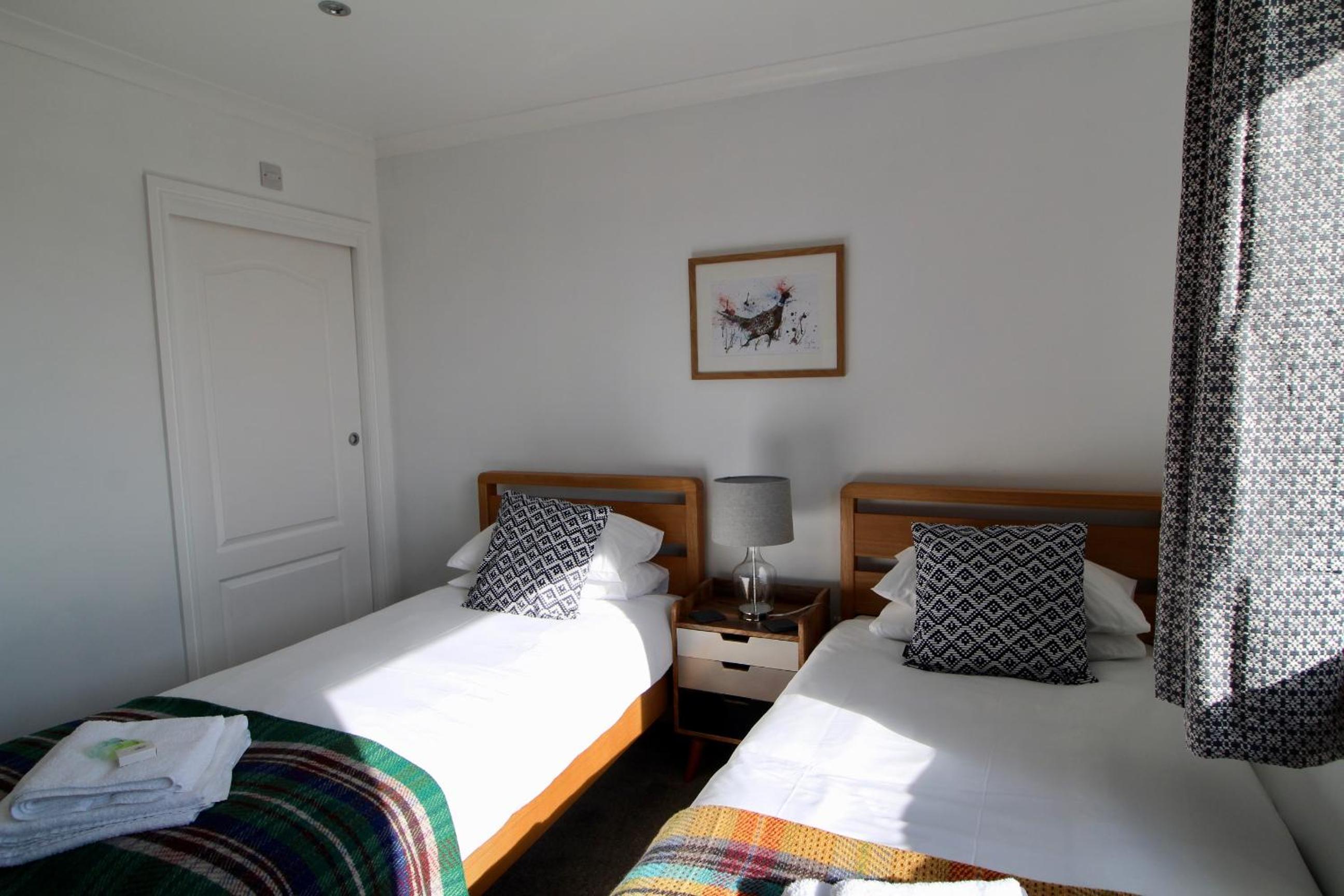 Small Twin Room with En-Suite photo 3