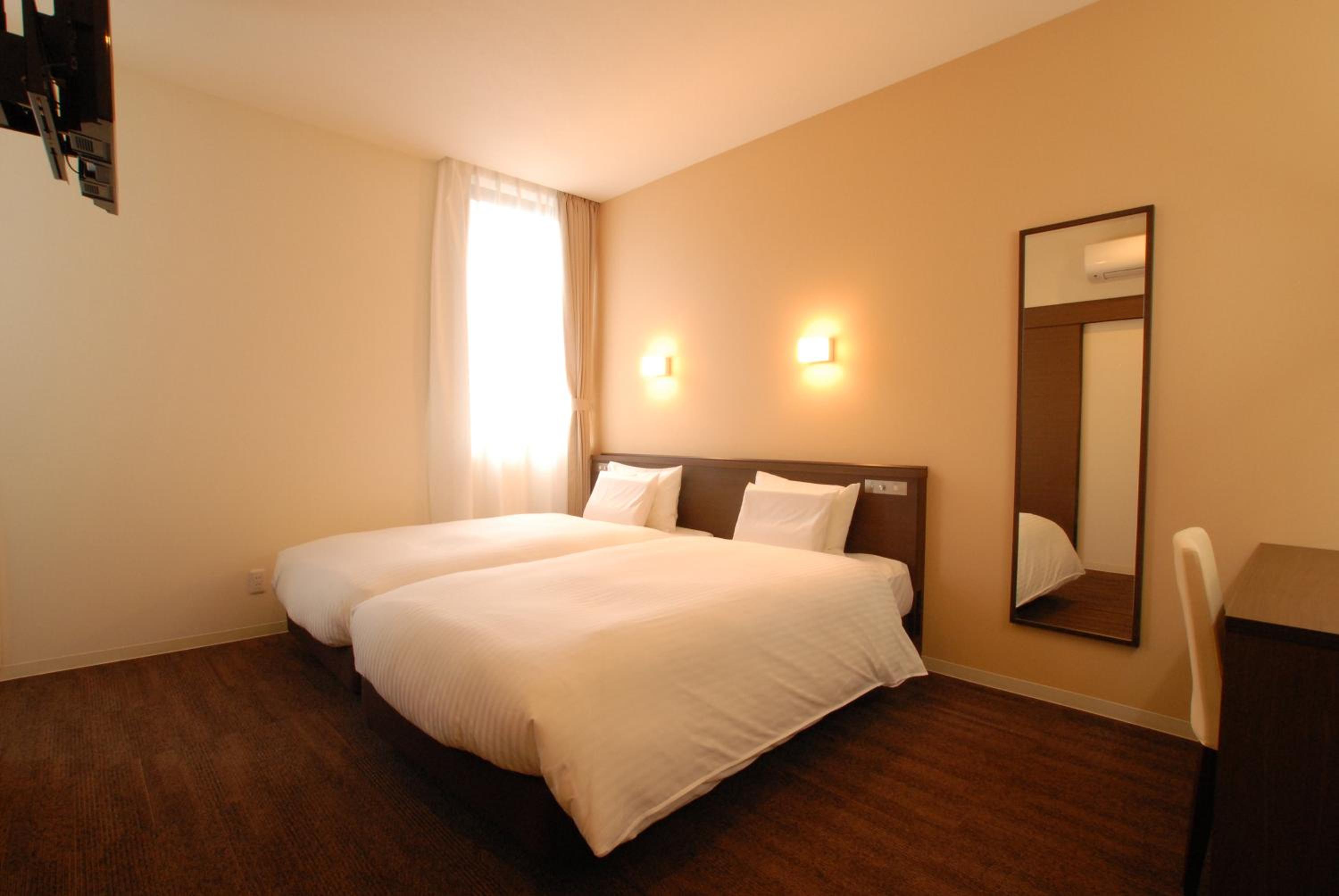 Universal Twin Room - Non-Smoking