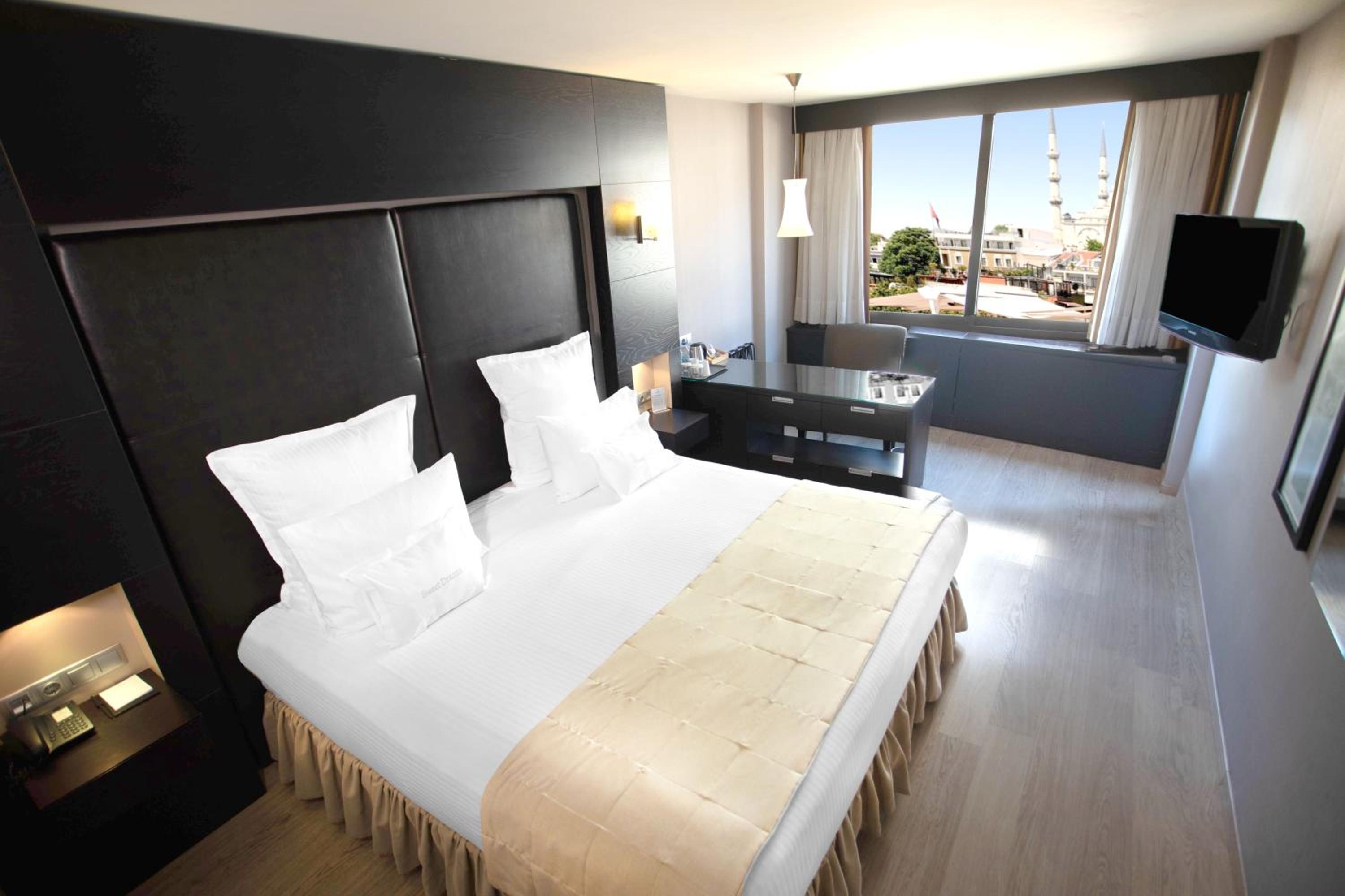 Standard Deluxe Room with City View