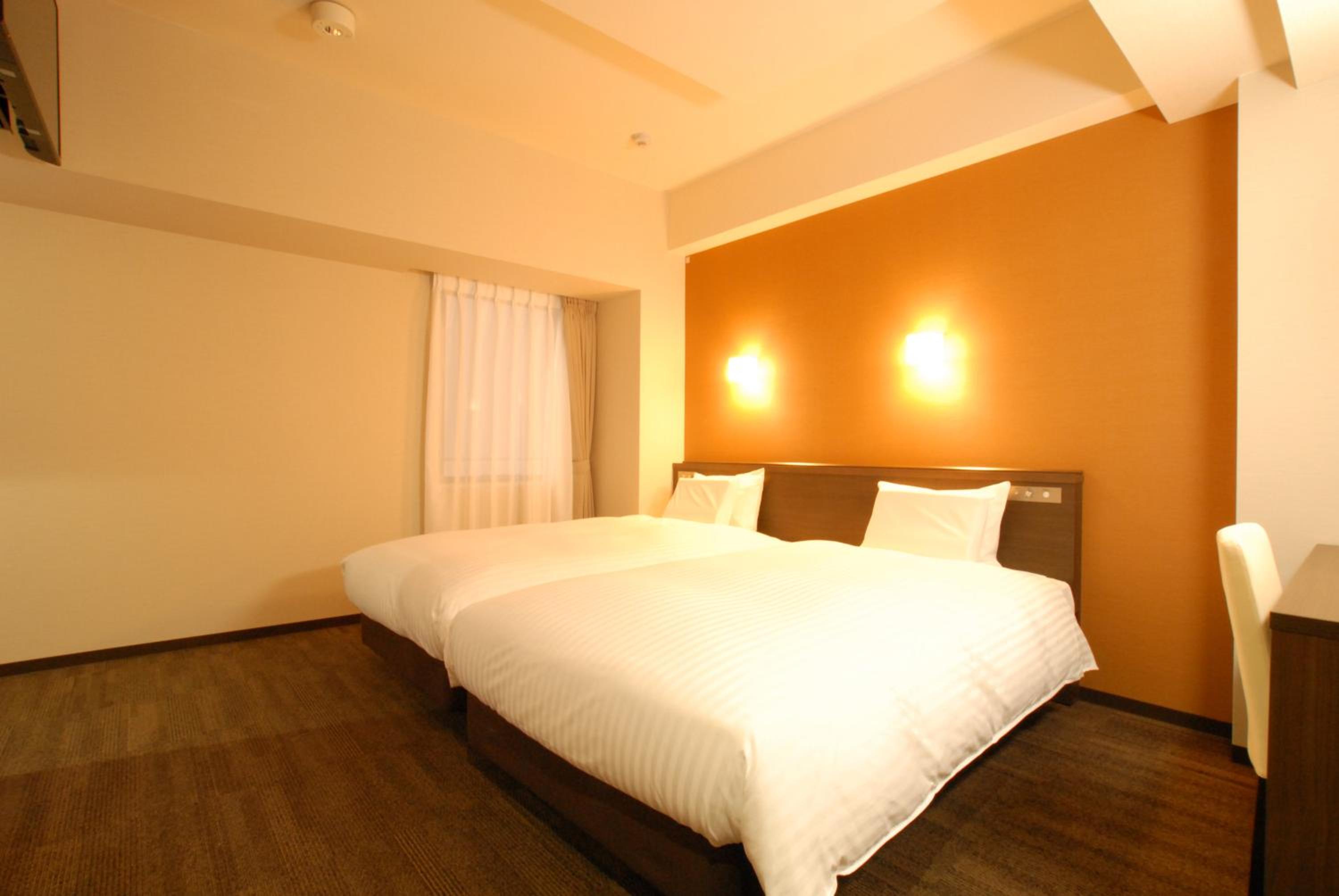 Twin Room - Disability Access photo 1