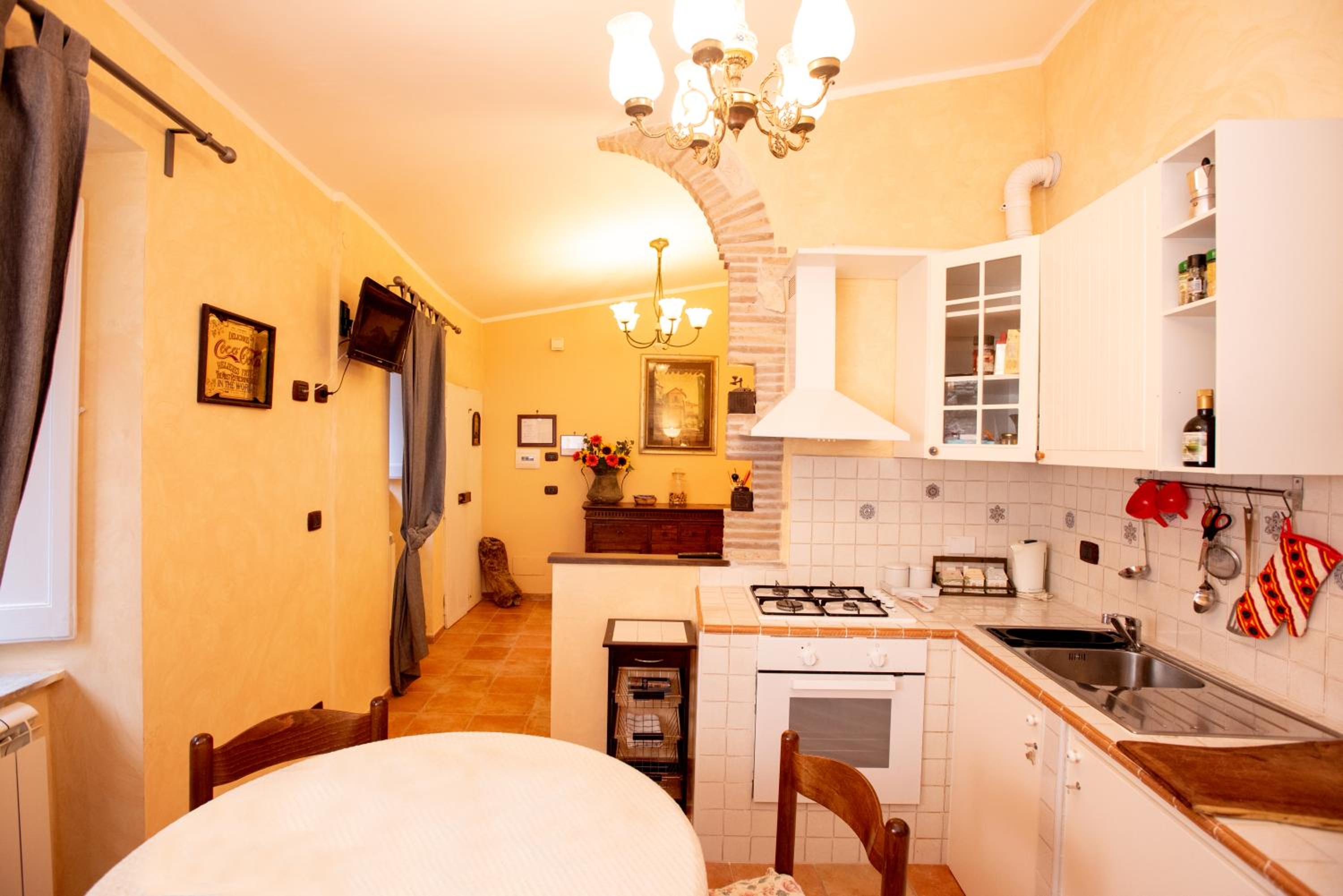 One-Bedroom House - Photo 2