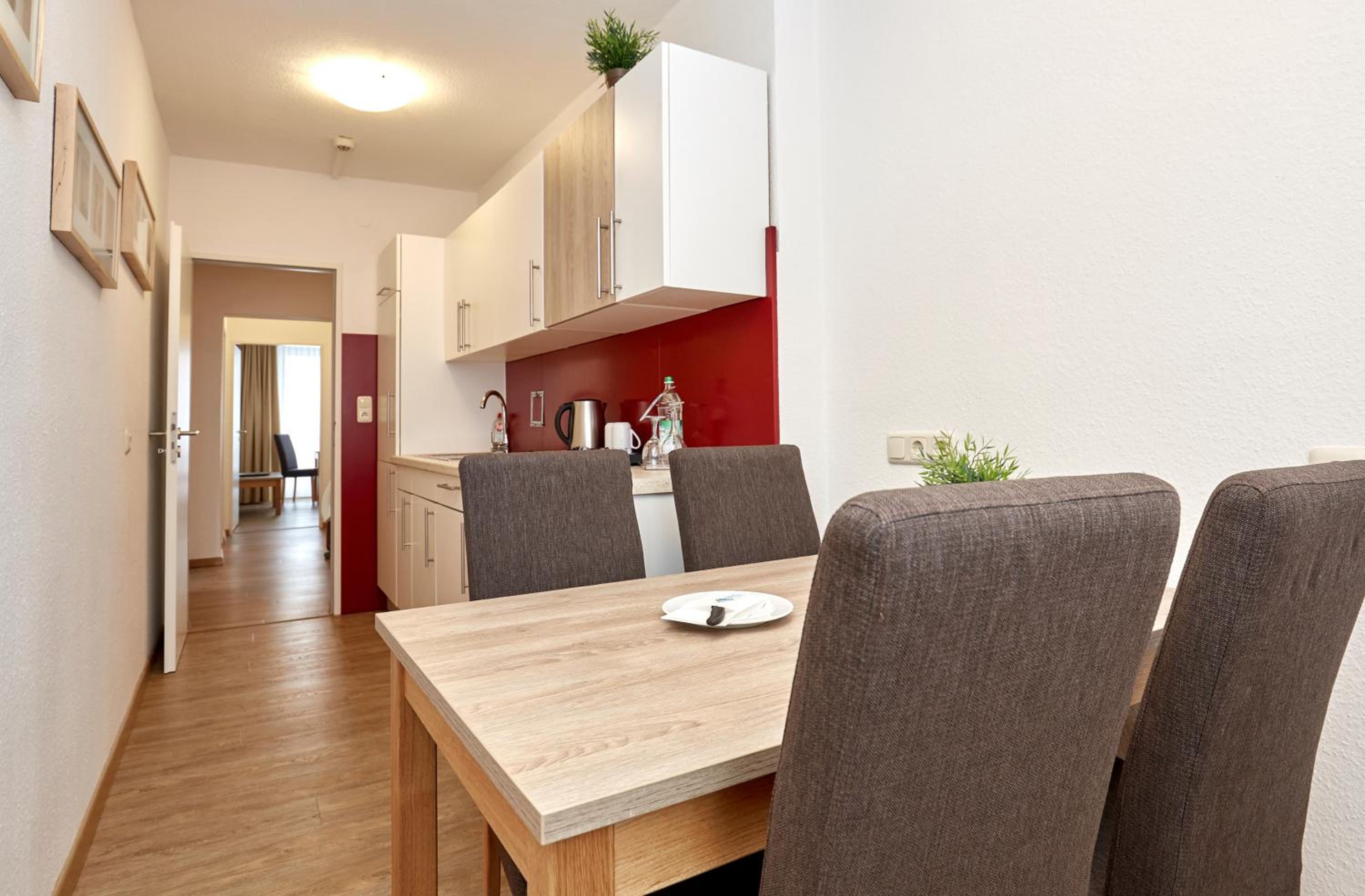 Two-Bedroom Suite - Photo 4