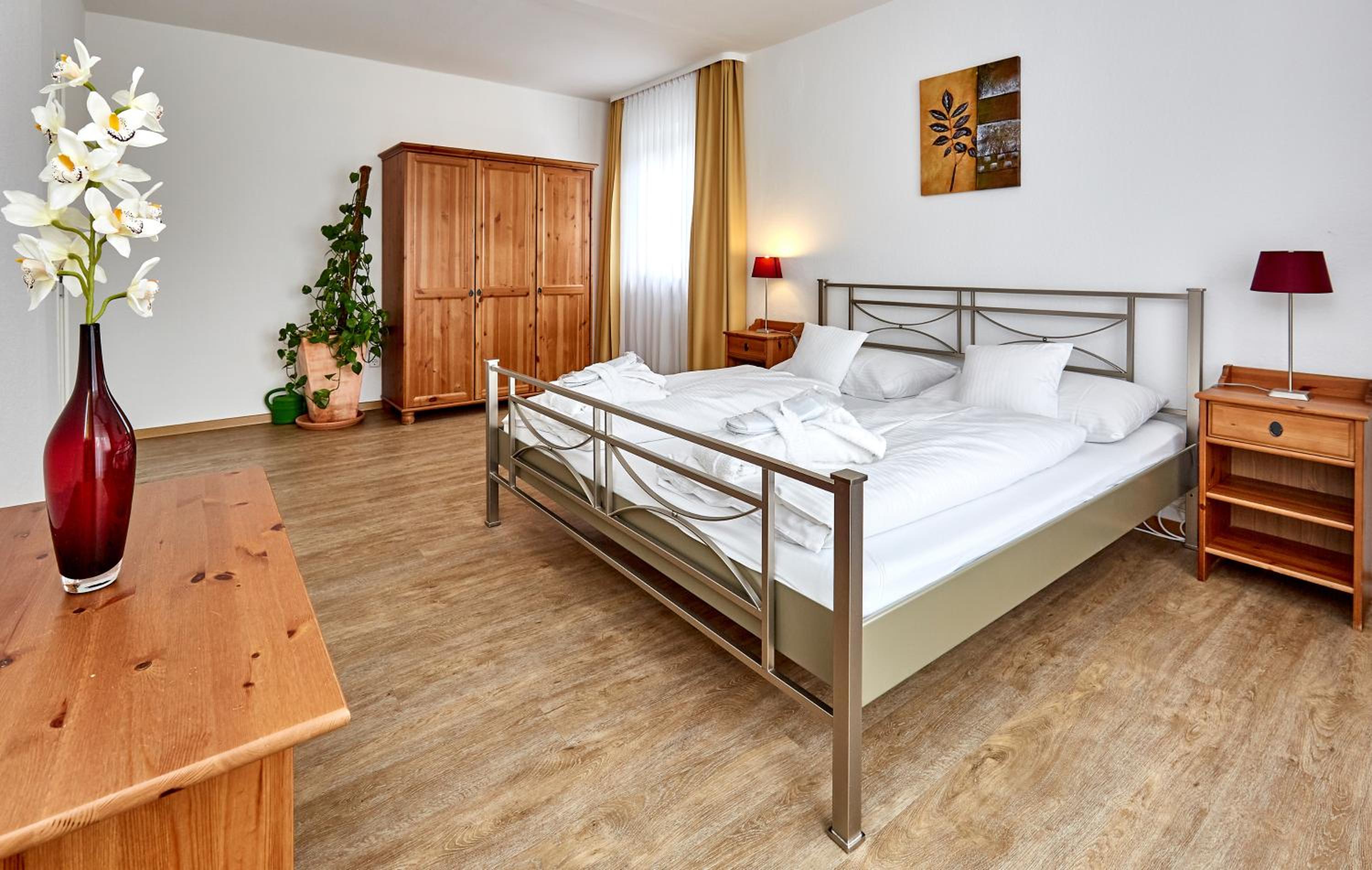 Two-Bedroom Suite - Photo 8