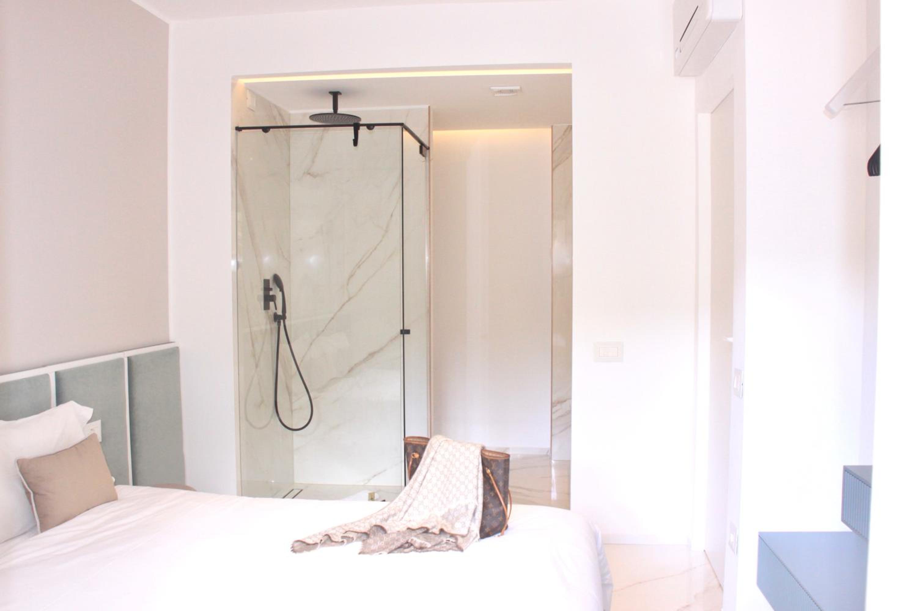 Two-Bedroom Apartment with 2 Bathrooms and Sea View