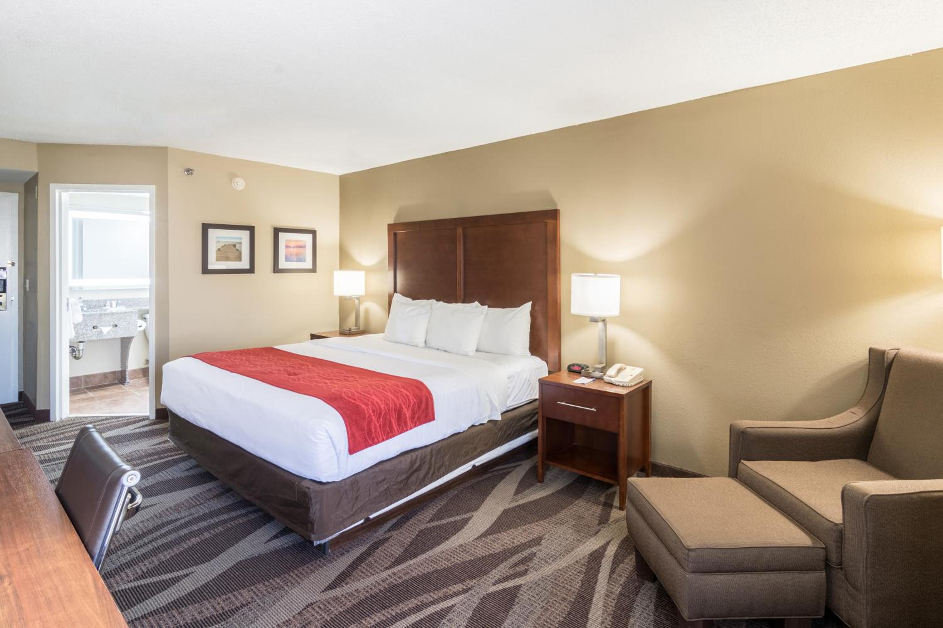 King Room - Accessible/Non-Smoking photo 2