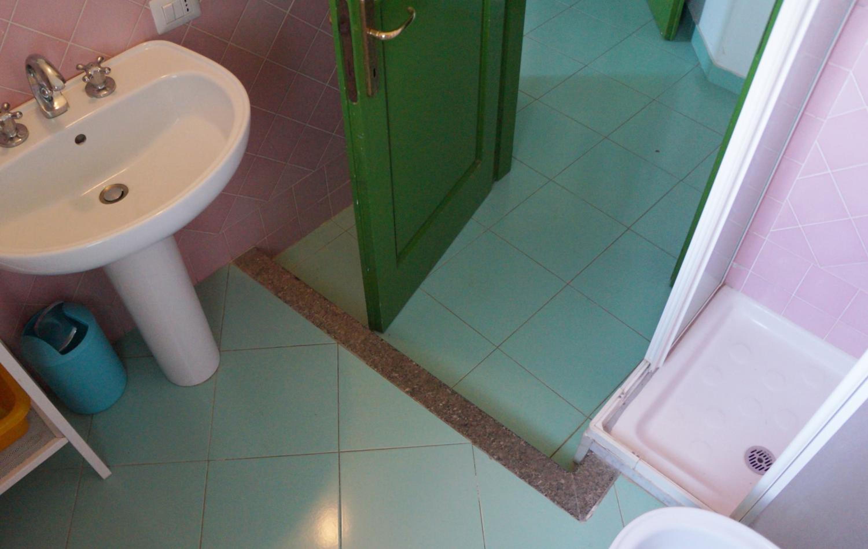 Two-Bedroom Apartment - Photo 24