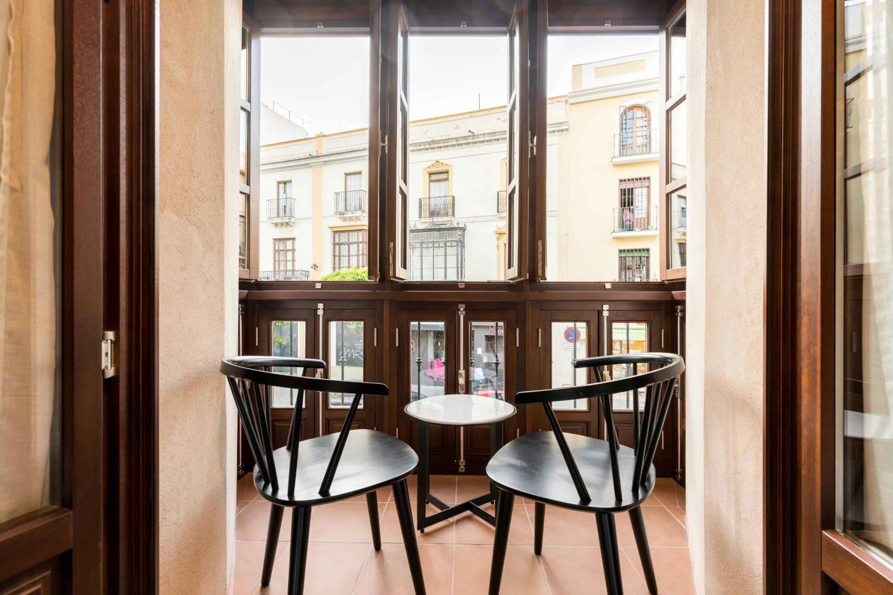 Suite with Balcony - Photo 14