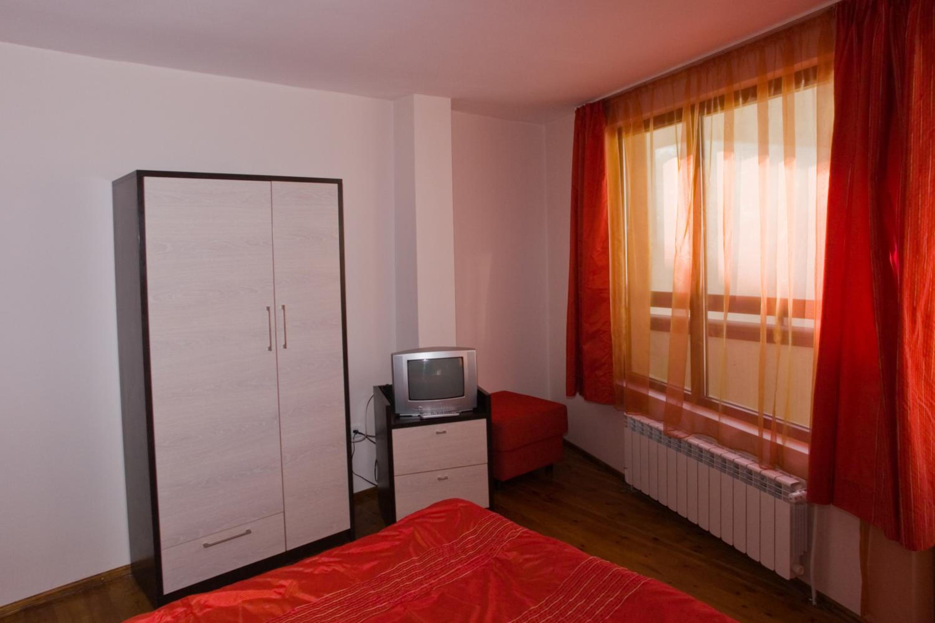 Studio (2 Adults + 1 Child)