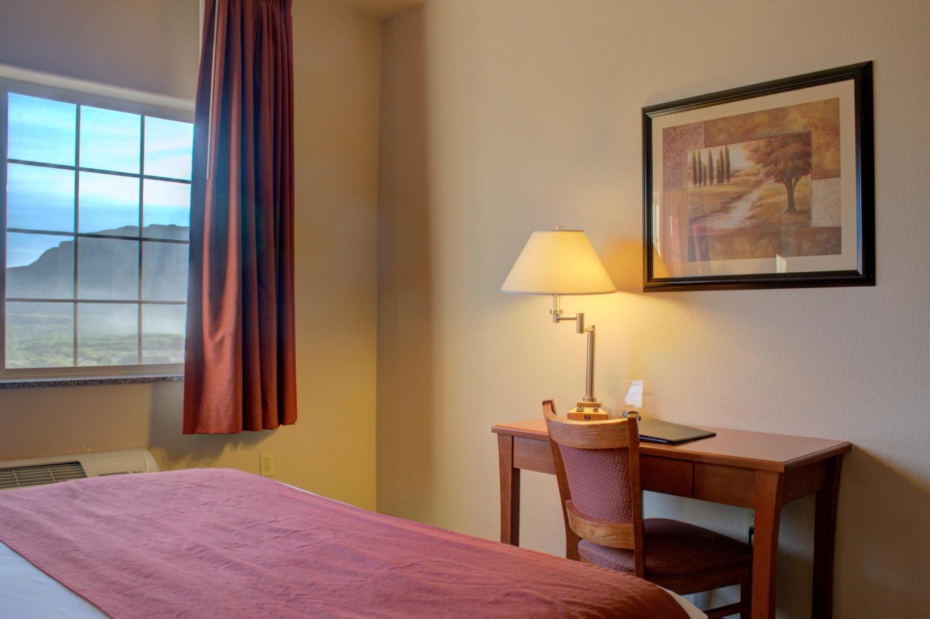 Deluxe Queen Room with Two Queen Beds photo 1
