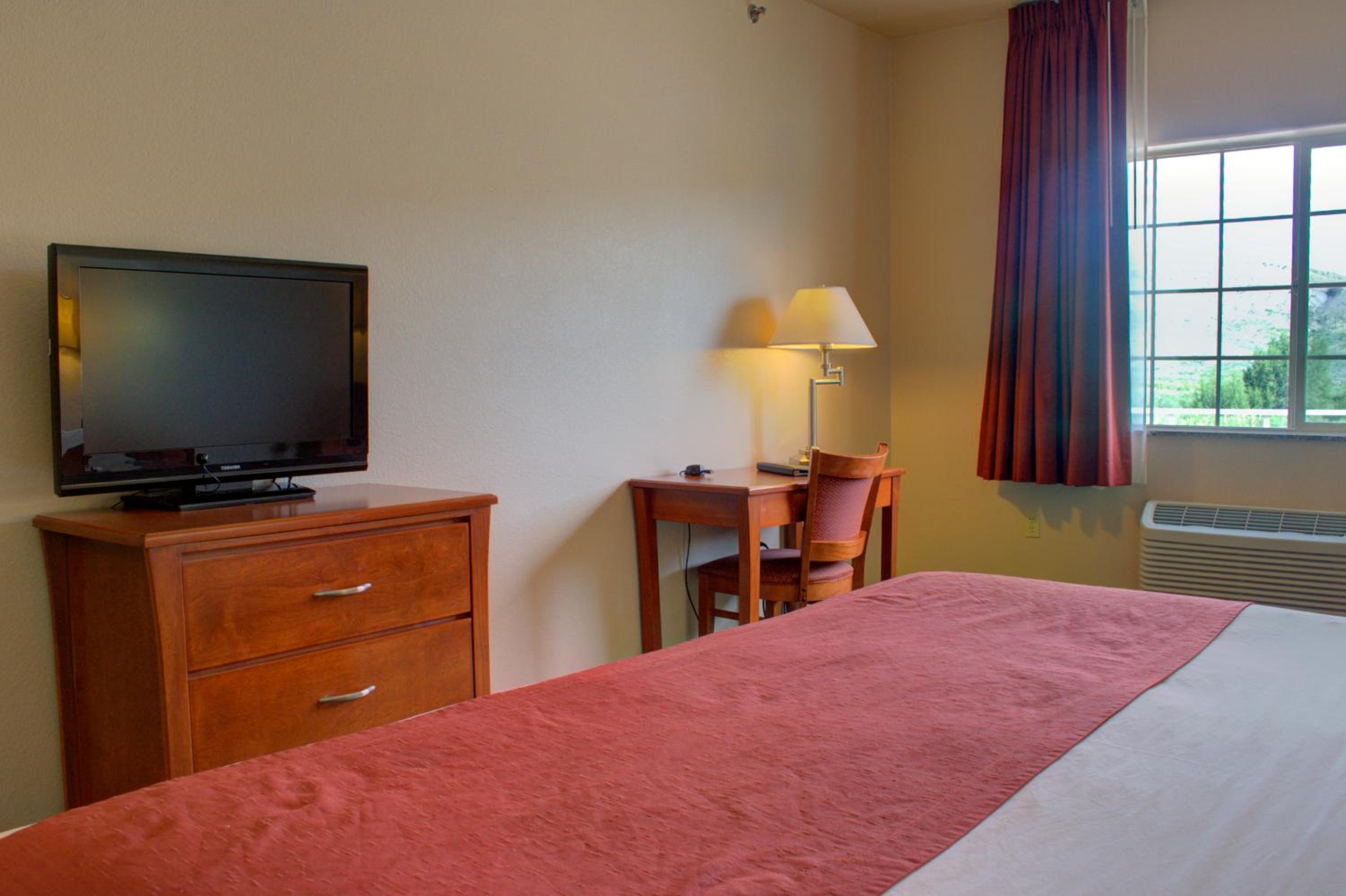 Deluxe King Room photo 1