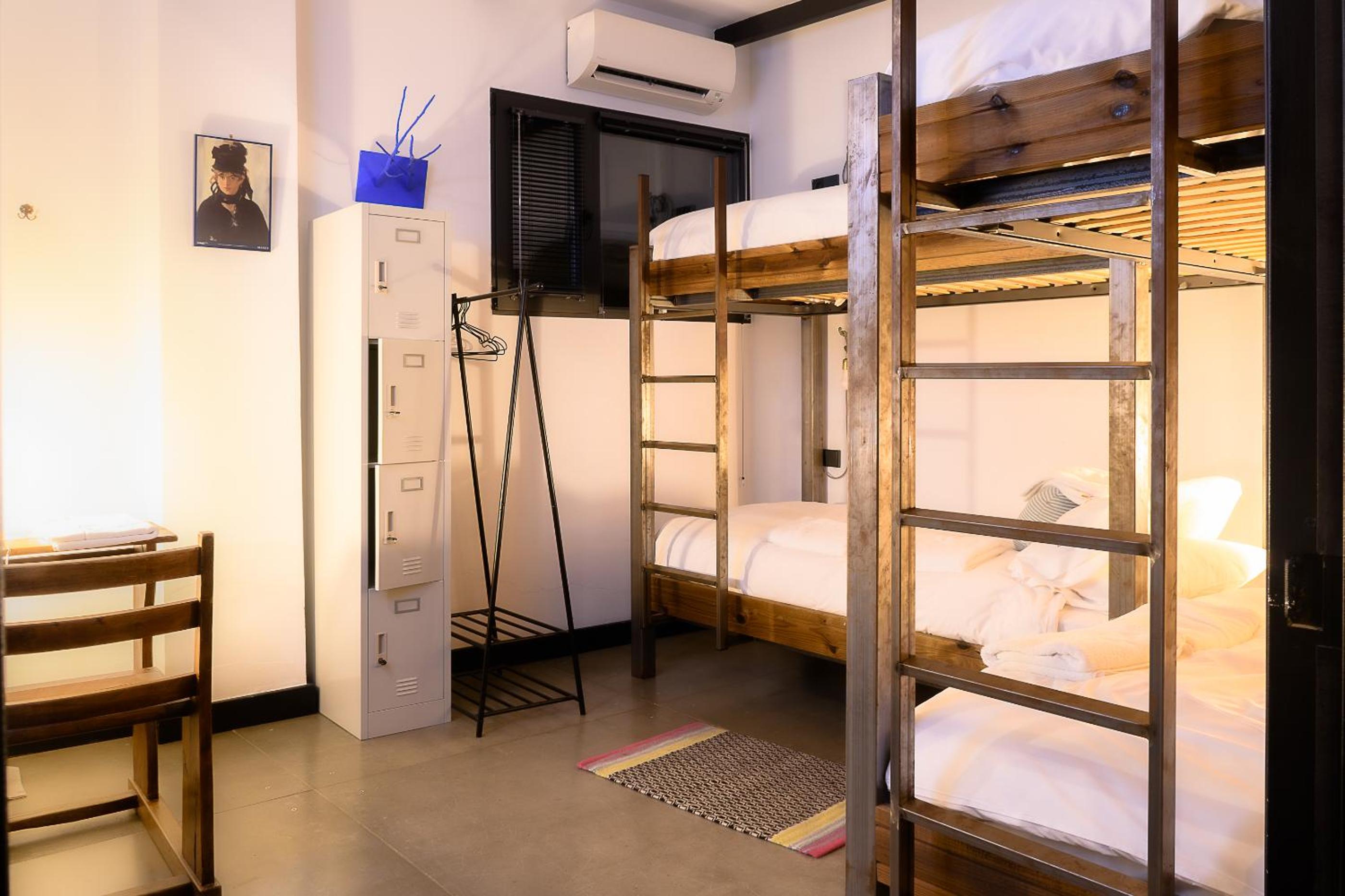 Habitación Cuádruple con Baño Privado