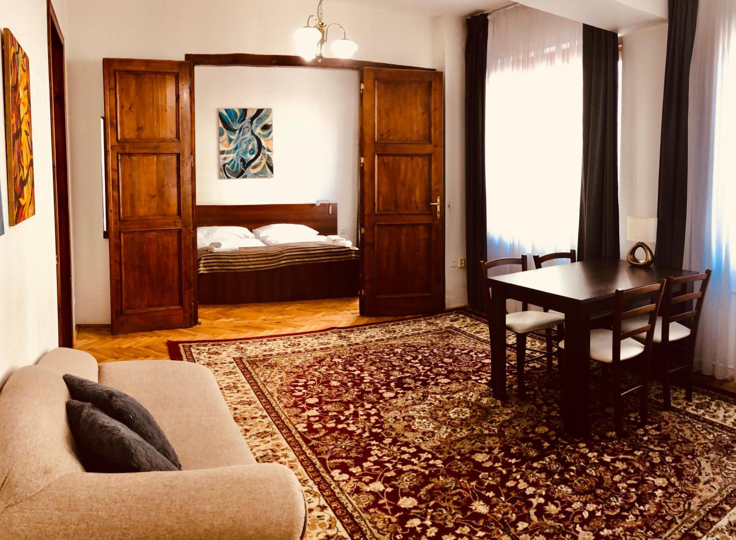 Studio Apartment - Photo 8