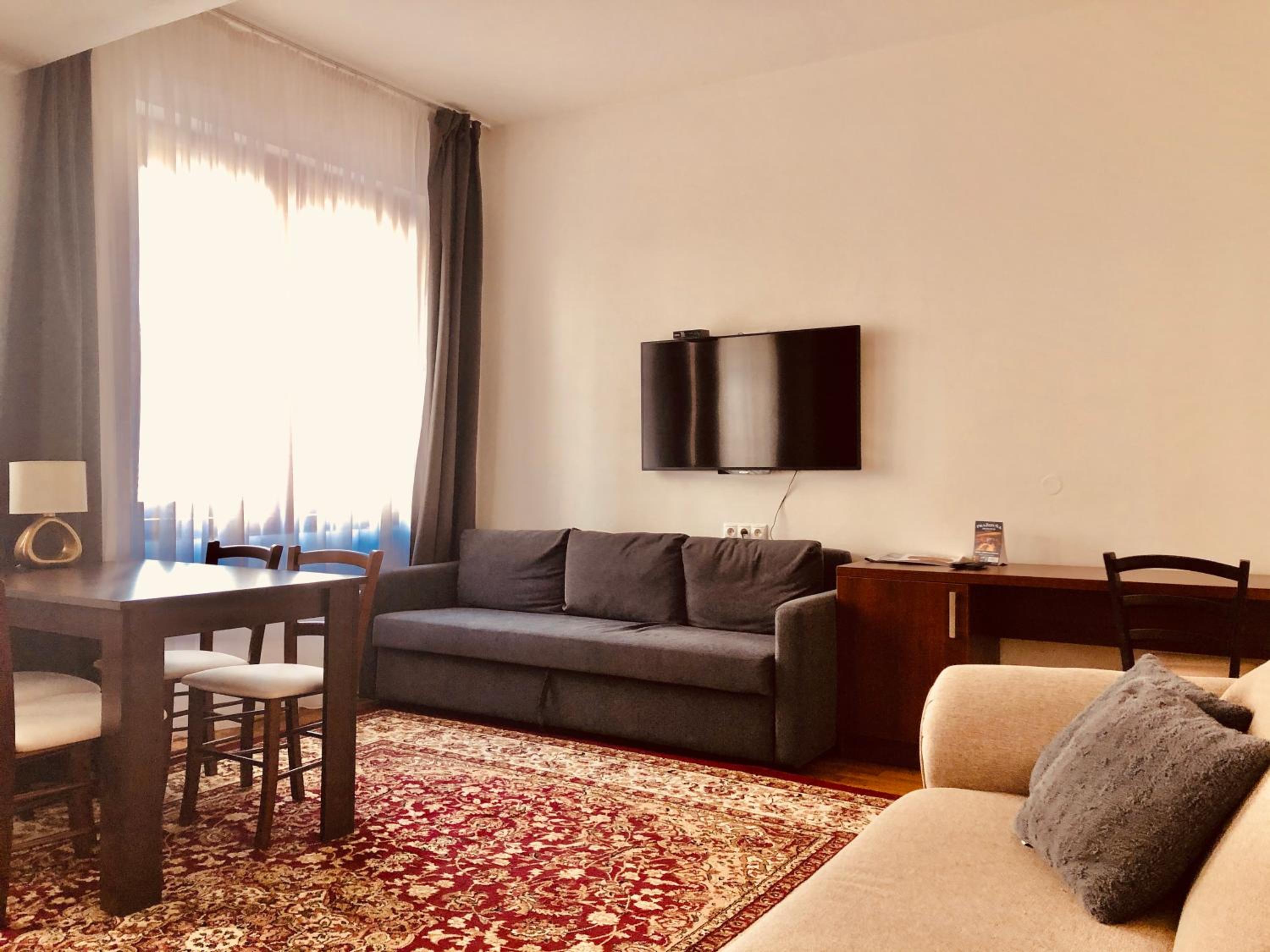 Studio Apartment - Photo 9