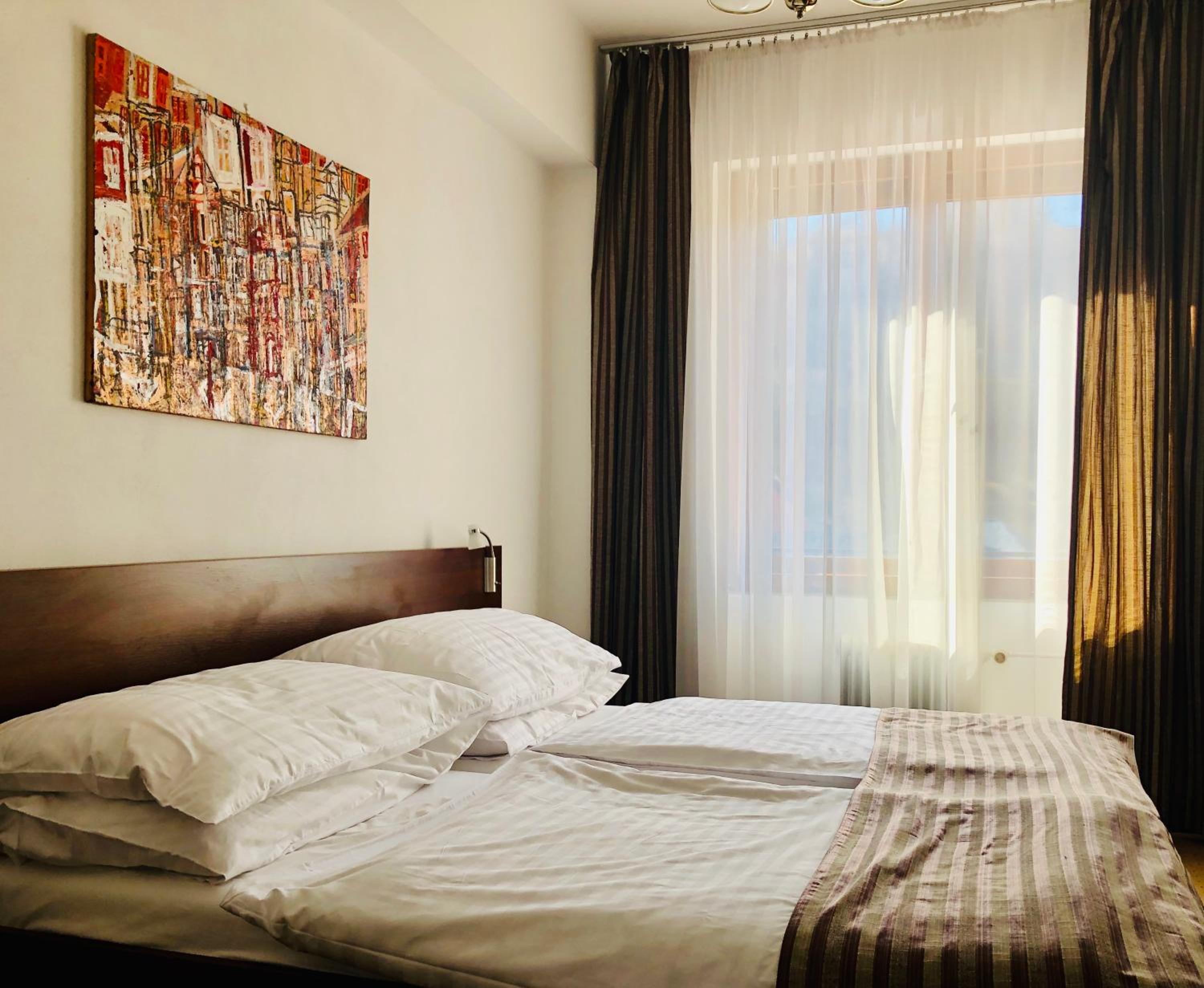 Standard Double Room with 2 Extra Beds - Photo 32