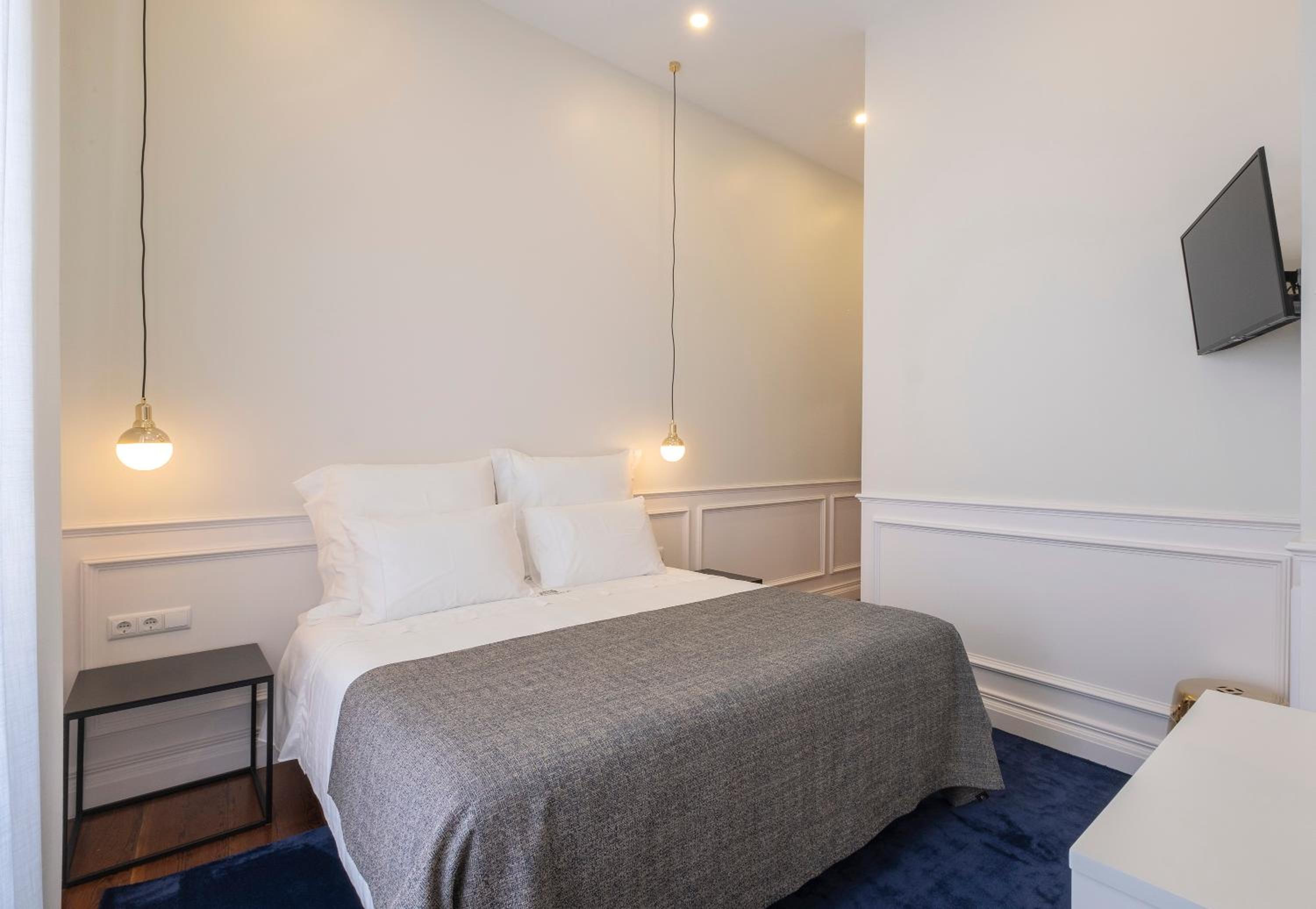 Queen Room with Balcony