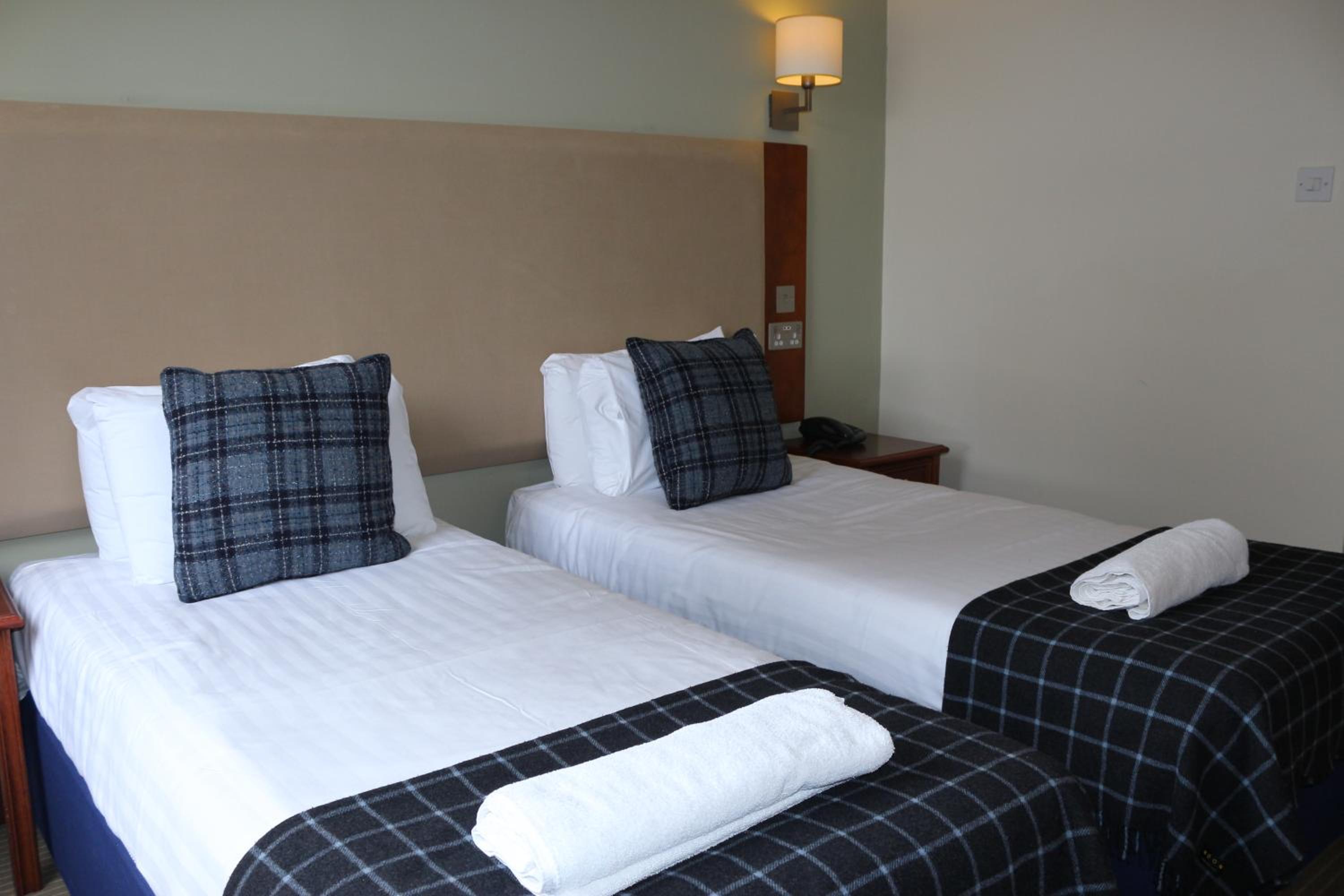 Twin Room - Photo 3