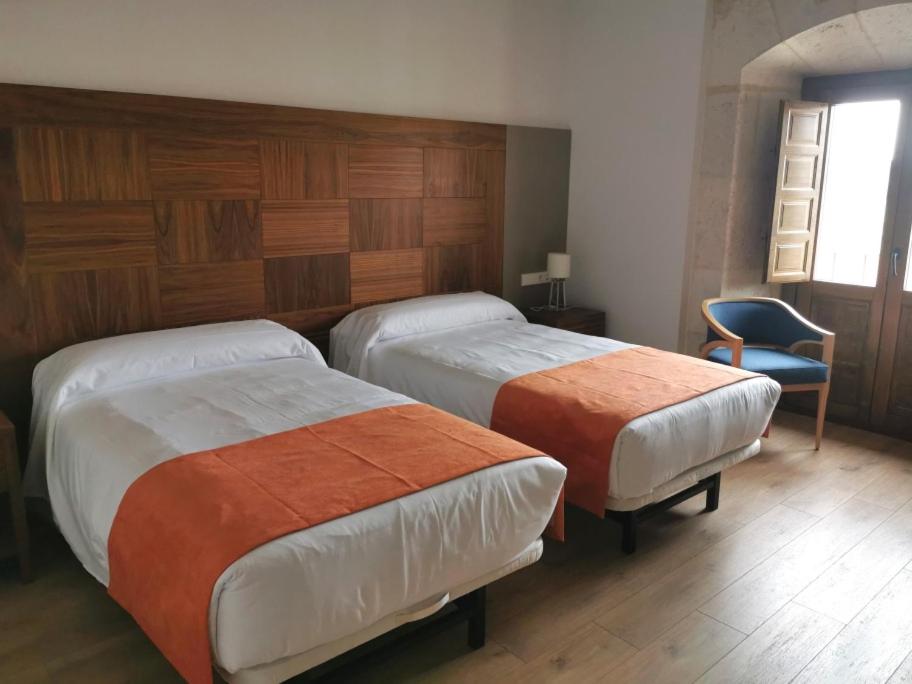 Twin Room - Photo 2