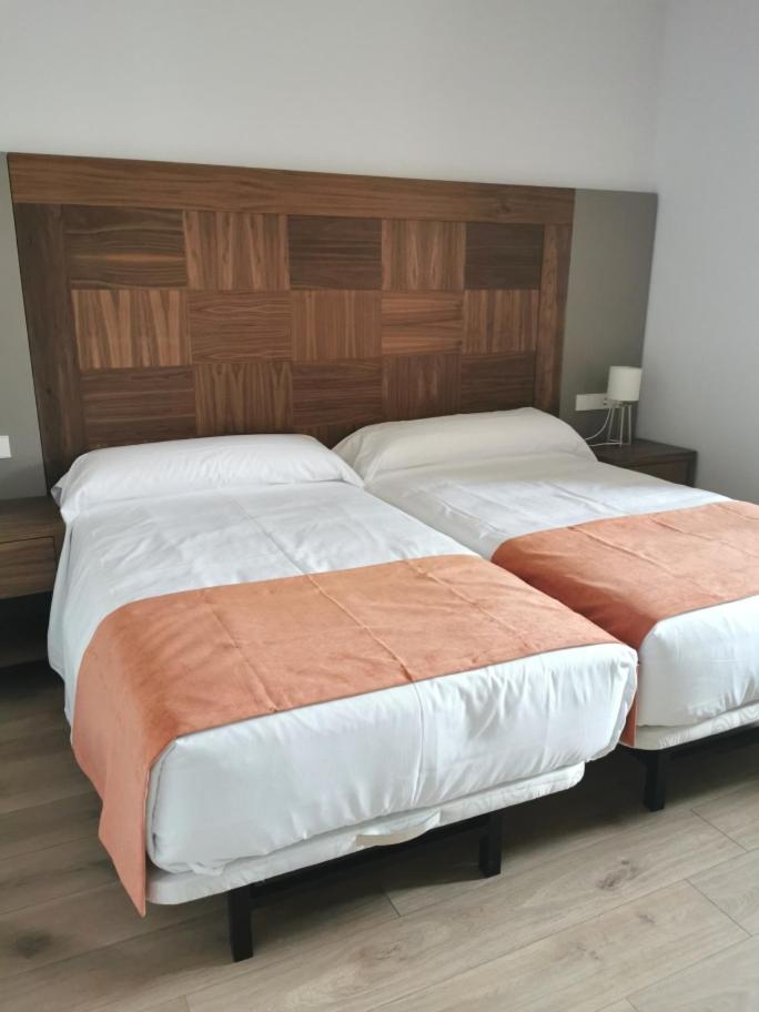 Twin Room - Photo 1