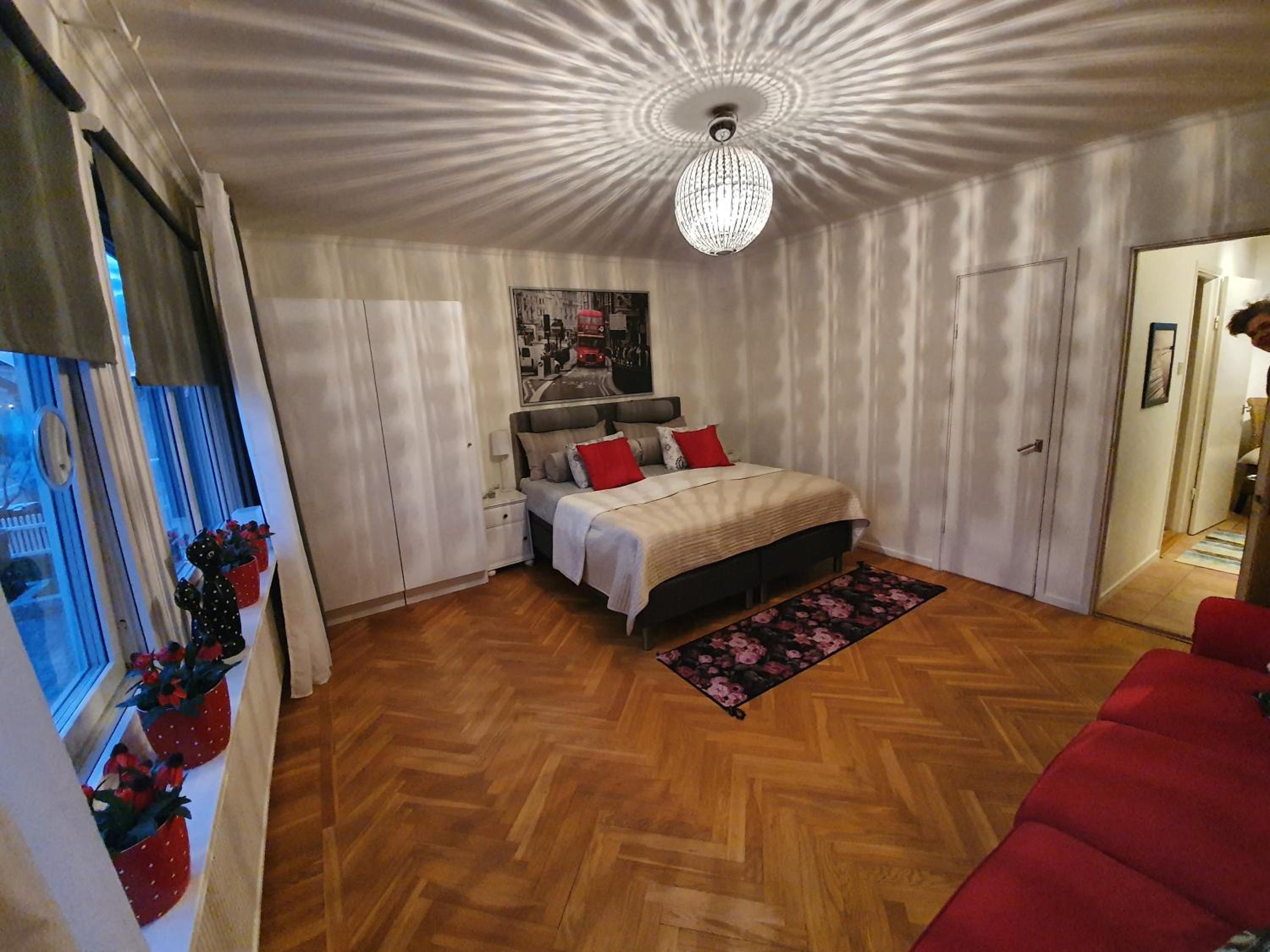 Two-Bedroom Apartment - Photo 11