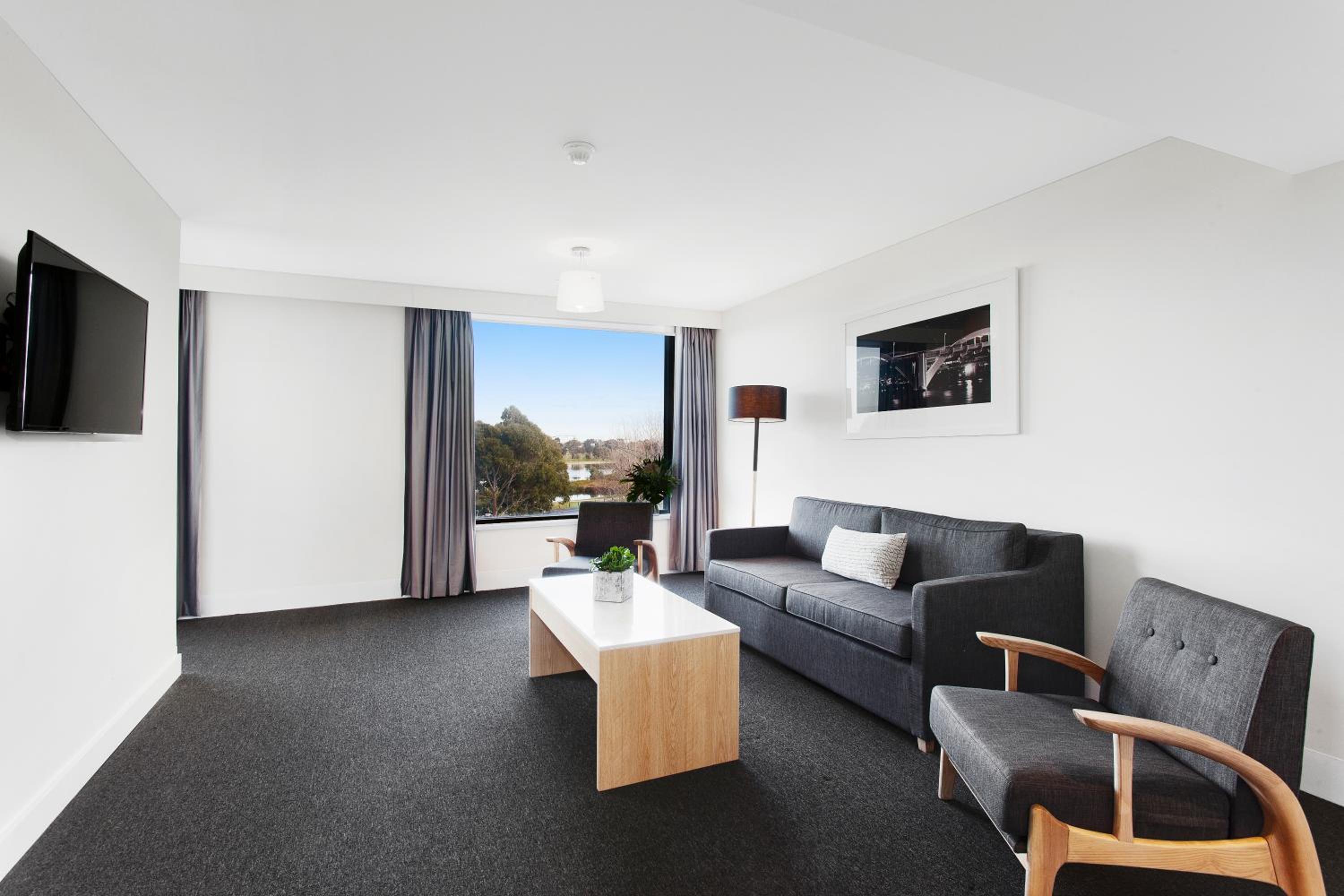 One-Bedroom King Suite with Lake View - Photo 2