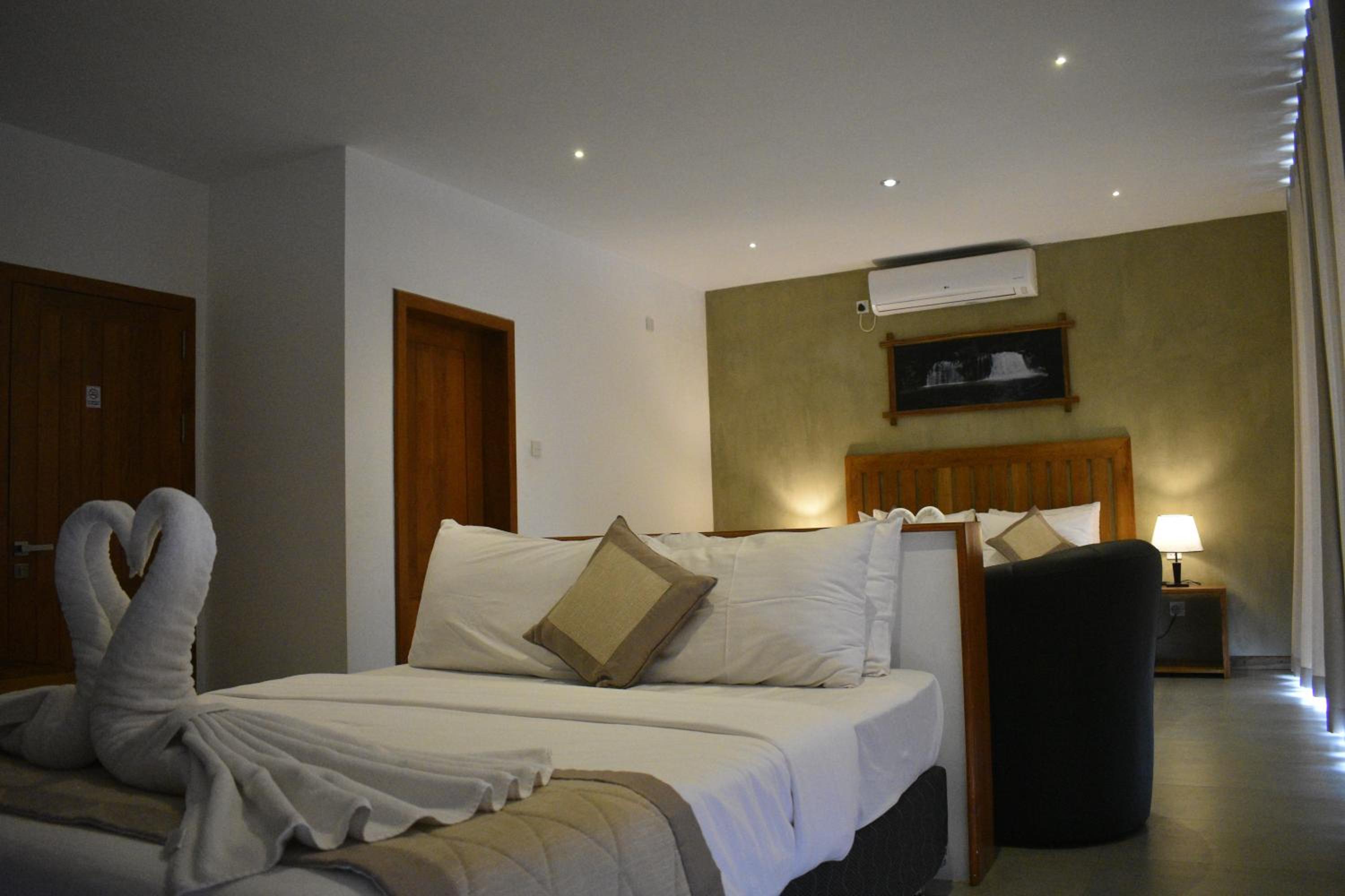 Suite with Lake View photo 3