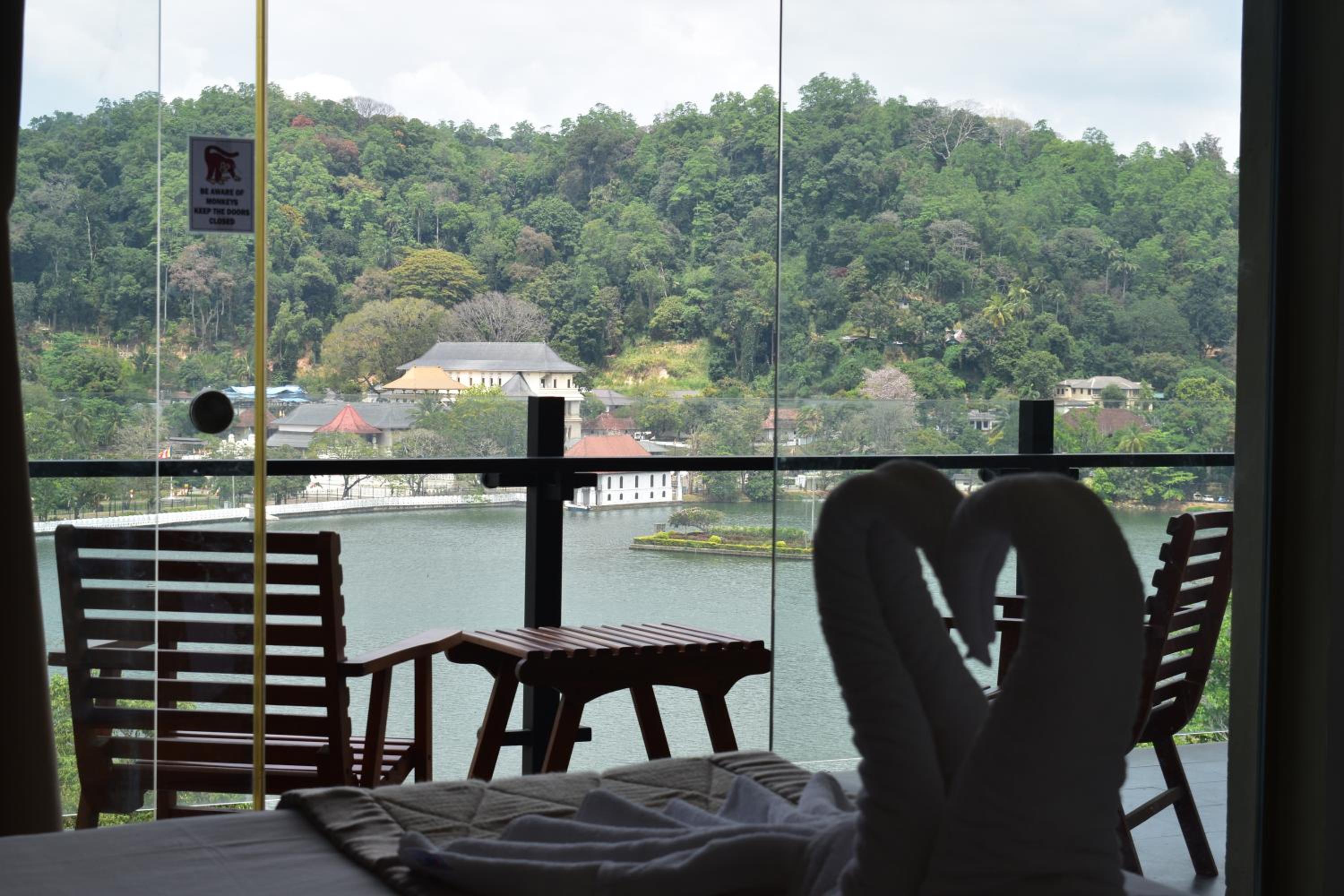 Suite with Lake View photo 2