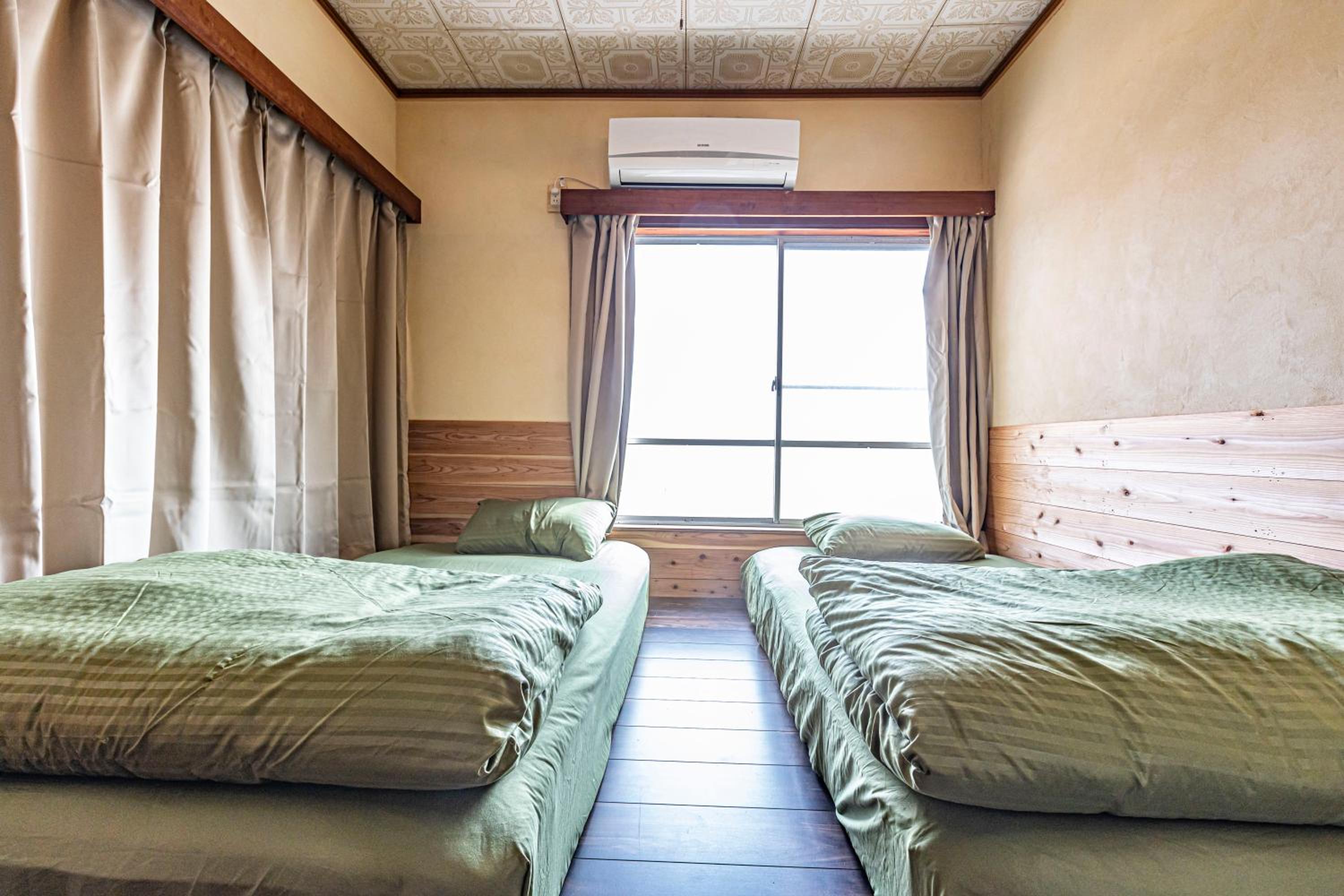 Twin Room - Photo 3
