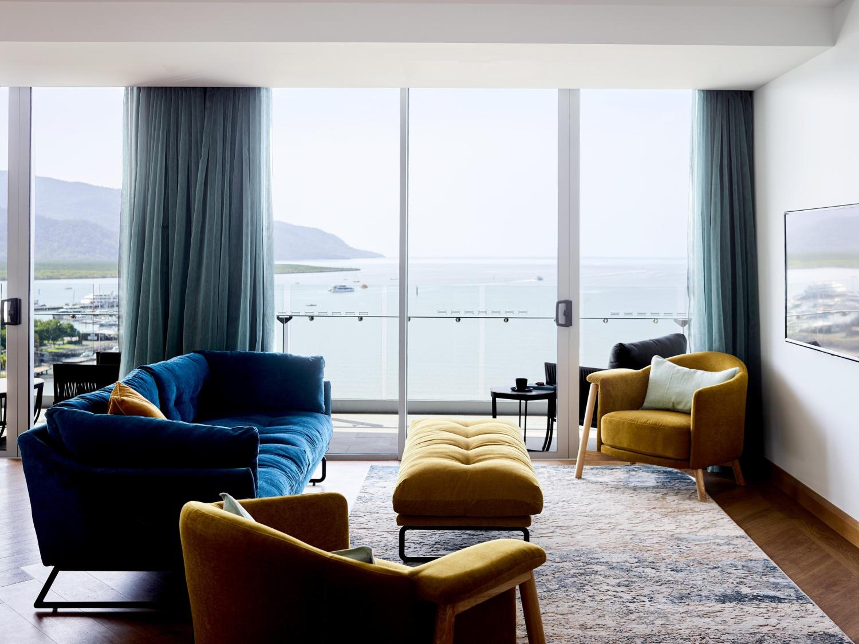 Deluxe Suite with Sea View