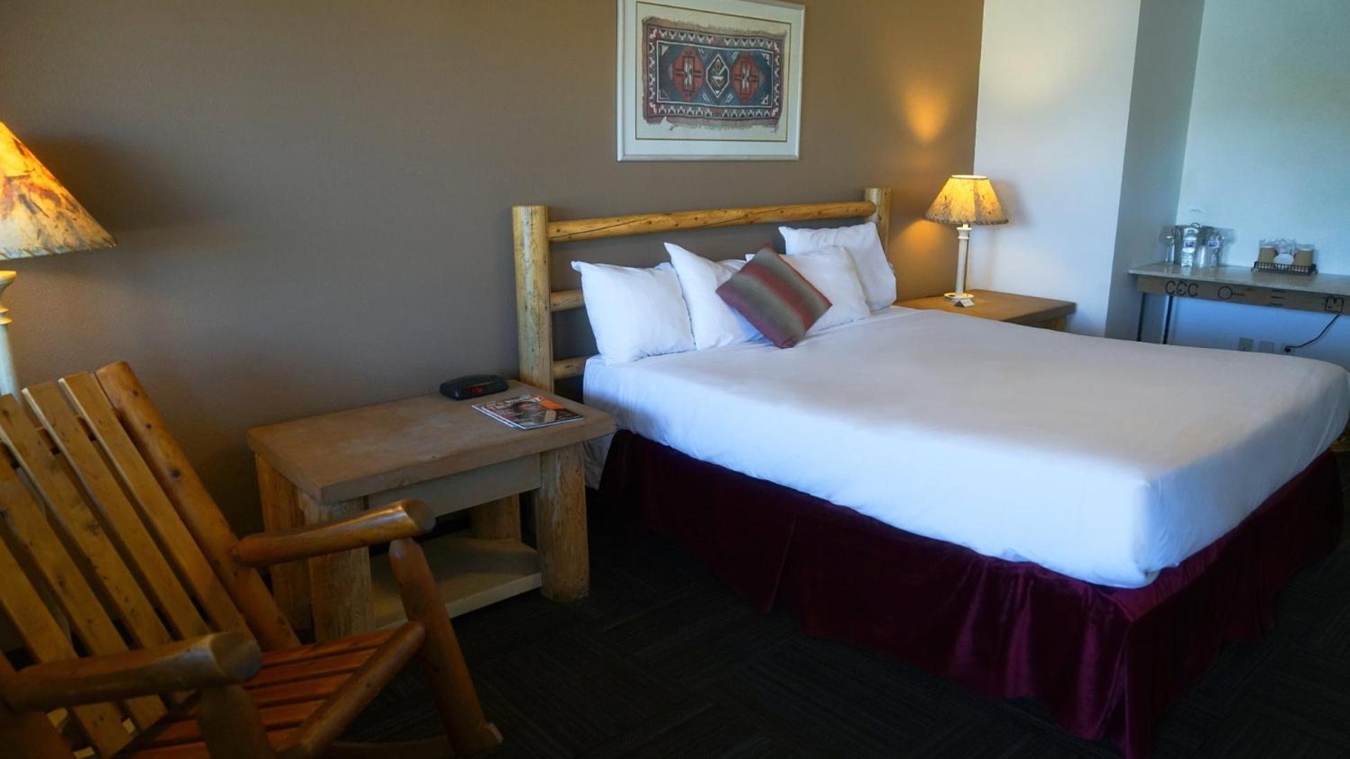 Deluxe King Suite
