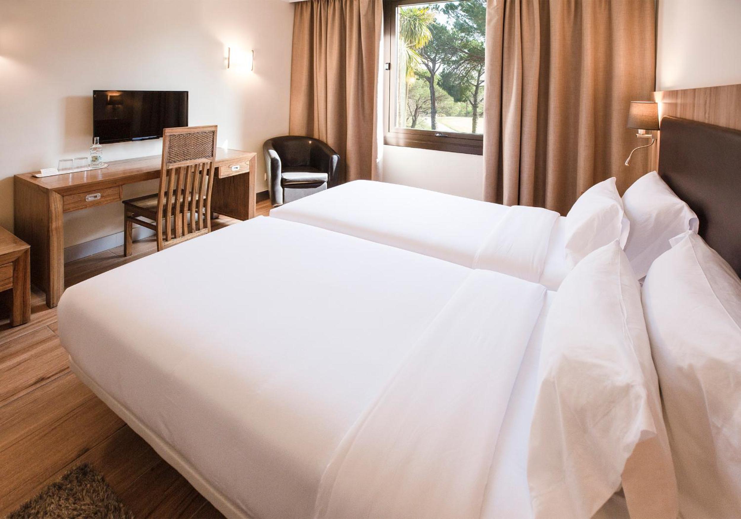 Habitación Doble Estándar o con Dos Camas Individuales.