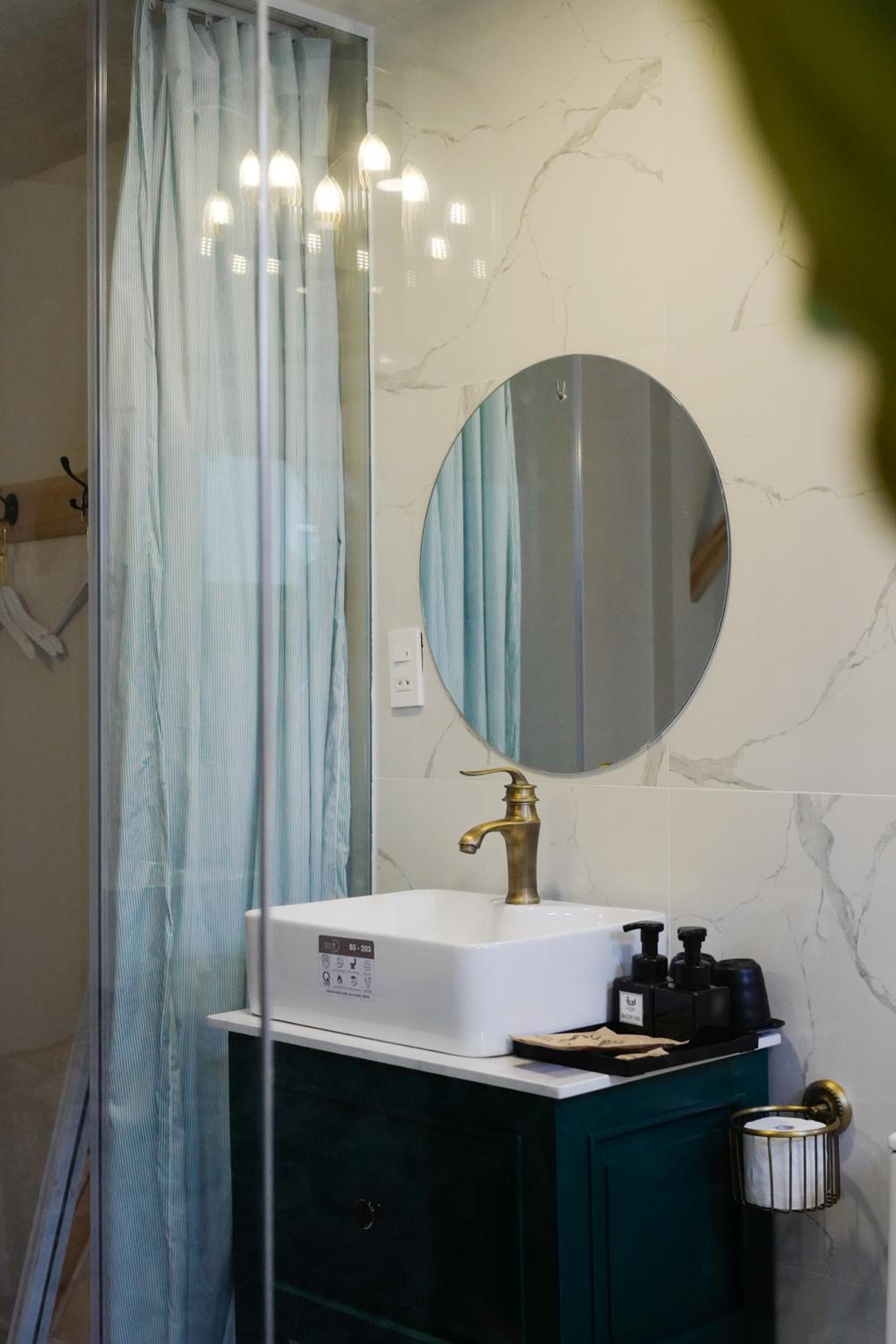 Quadruple Room with Private Bathroom - Photo 7
