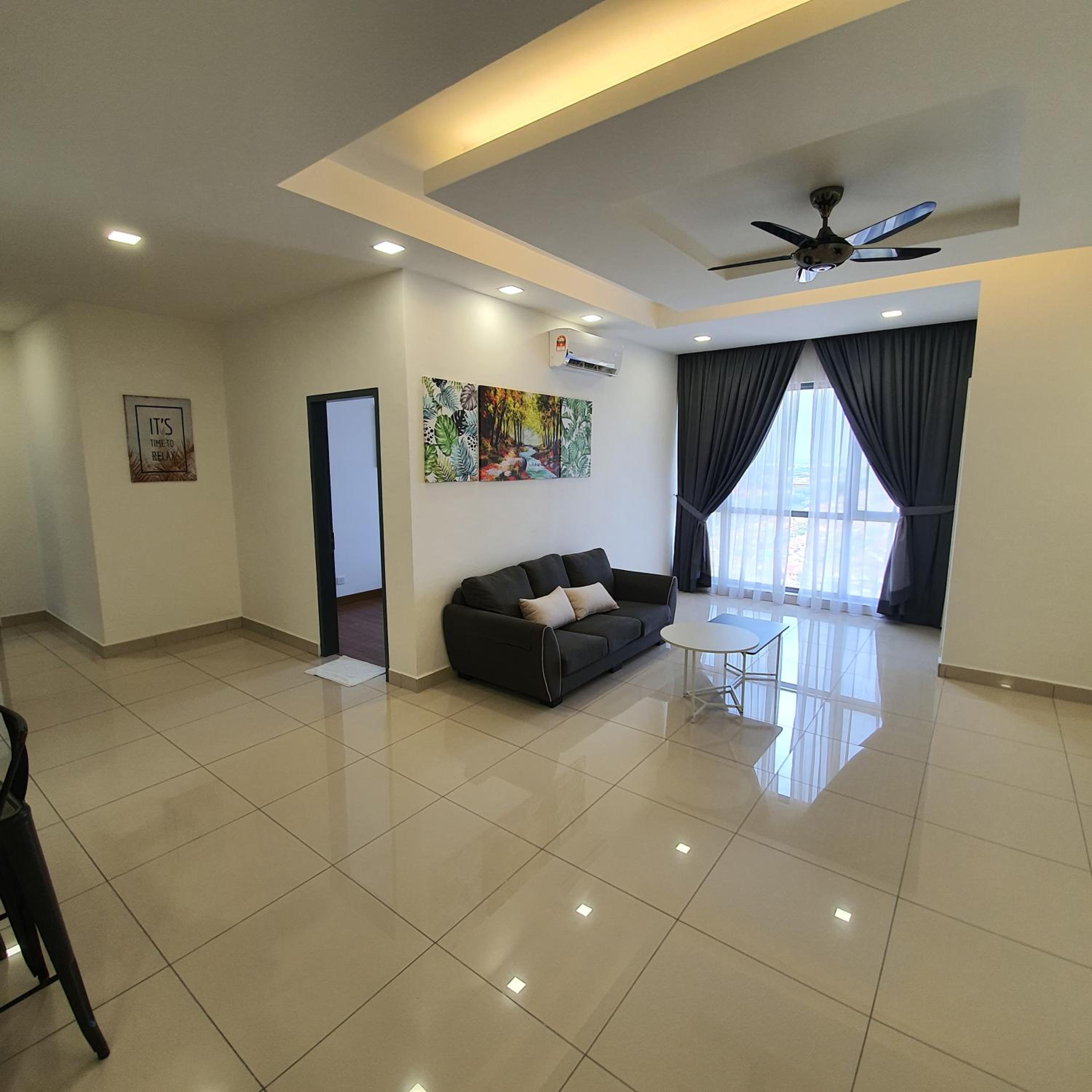 Superior Family Room - Photo 4