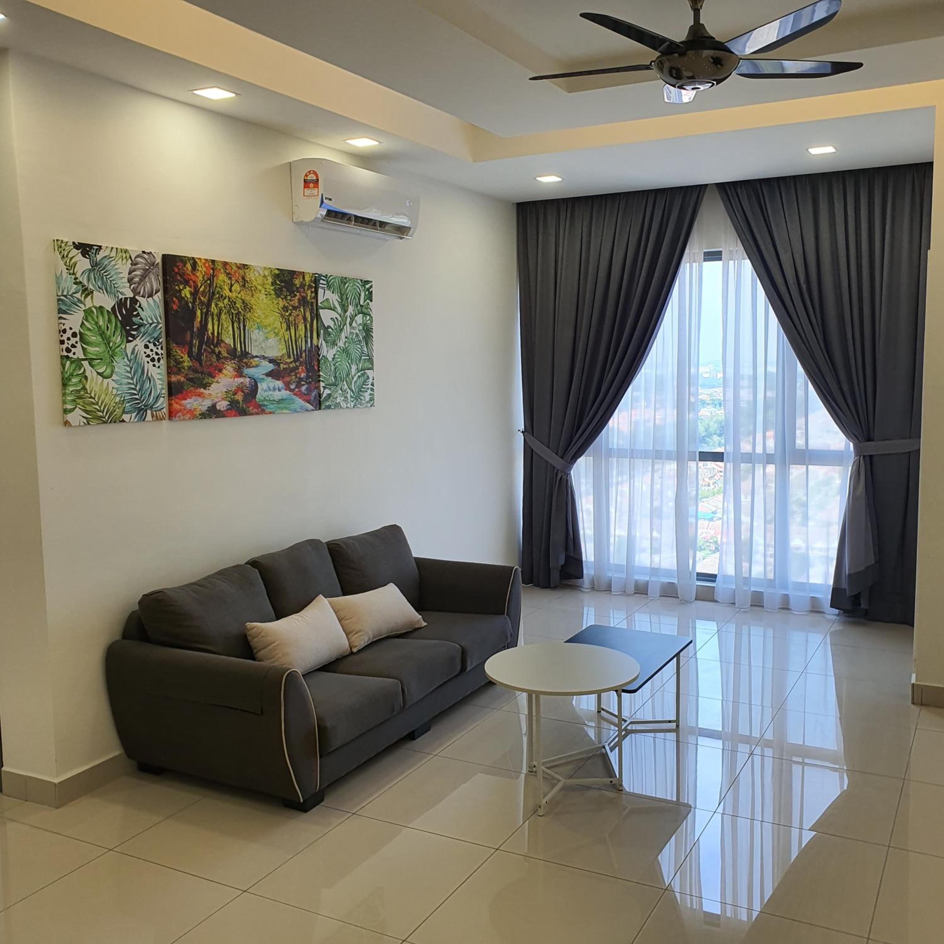 Superior Family Room - Photo 1