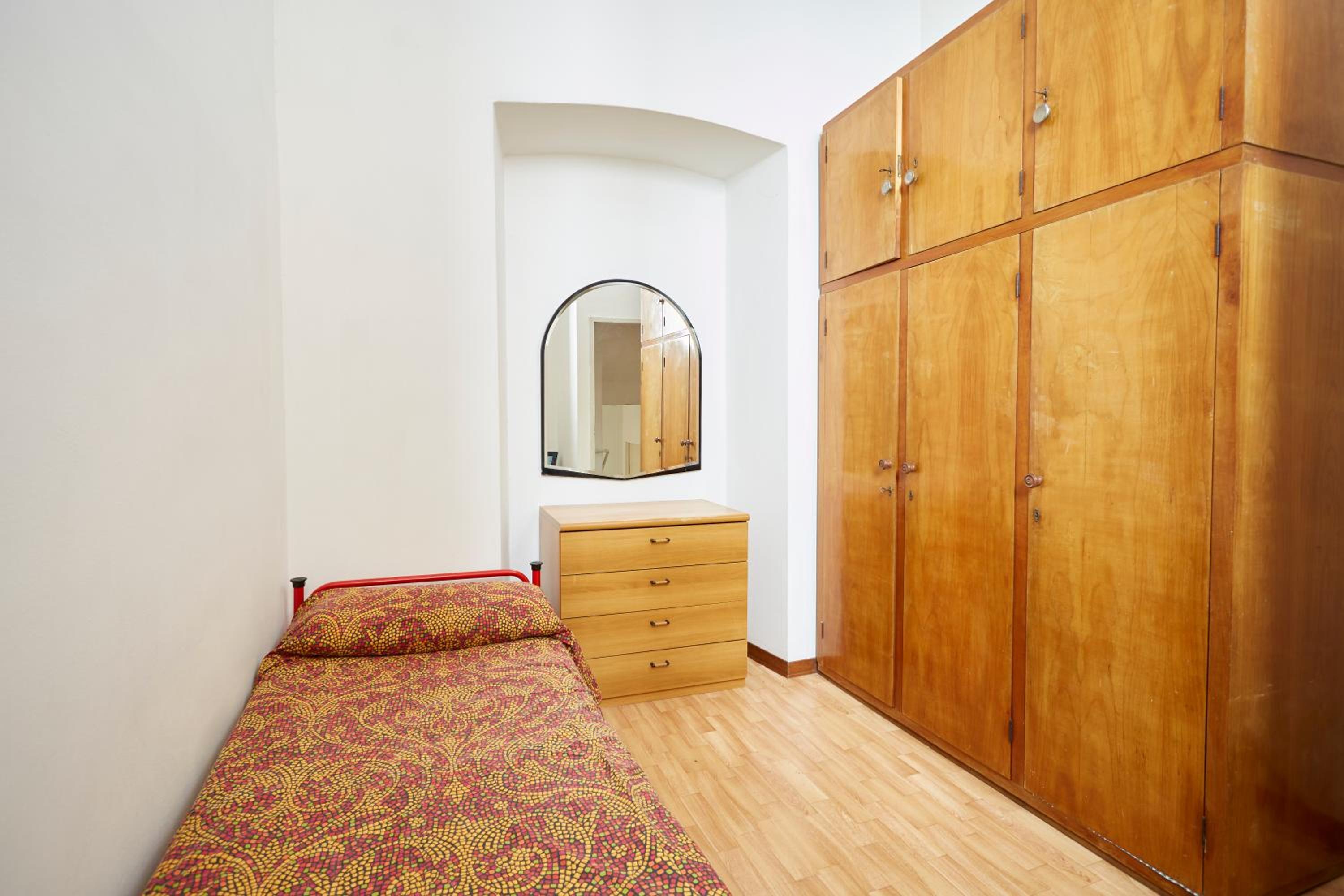 Standard Single Room with Shared Bathroom photo 1