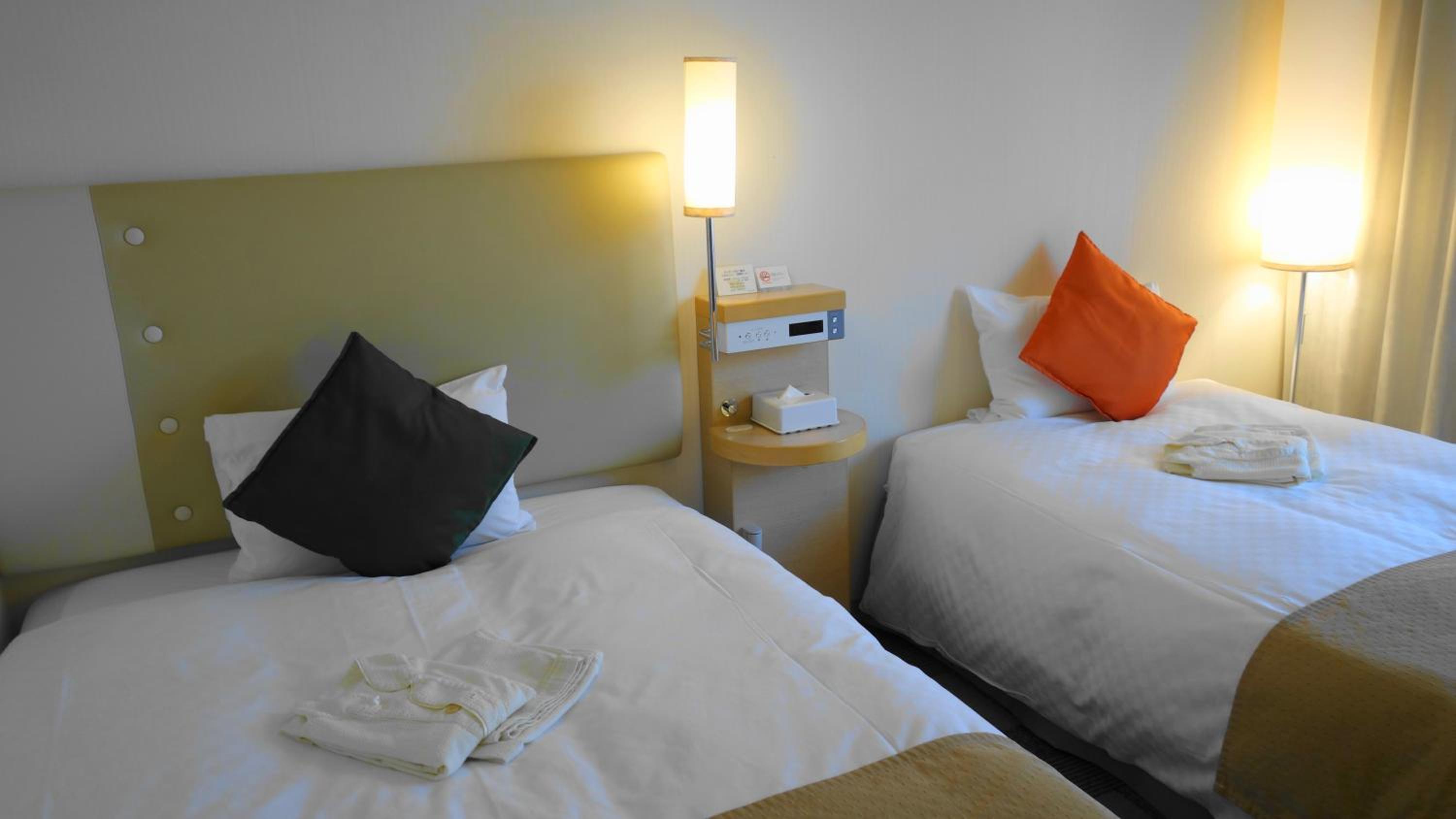 Single Room with Extra Bed - Non-Smoking thumbnail 5