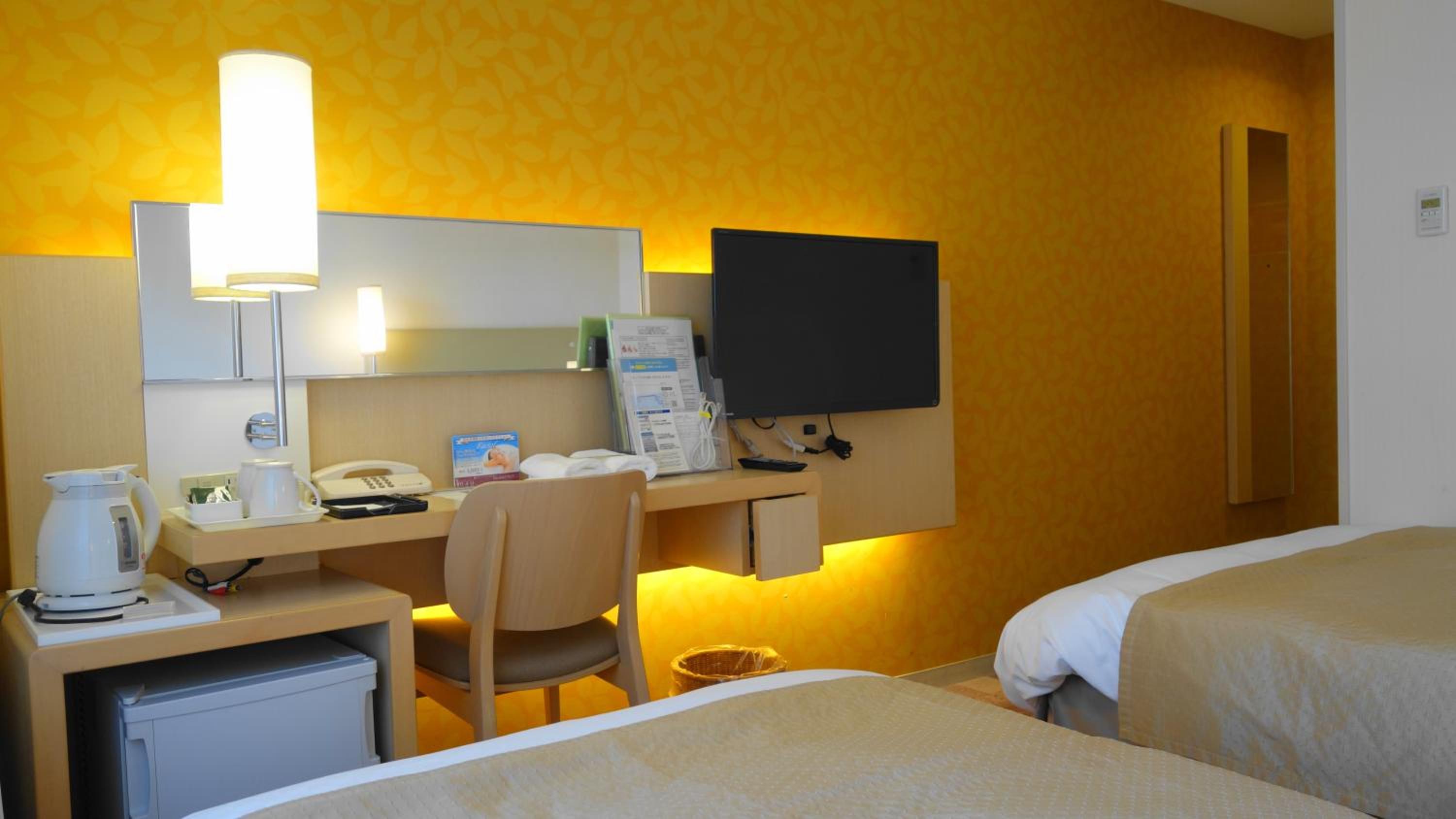 Single Room with Extra Bed - Non-Smoking thumbnail 6