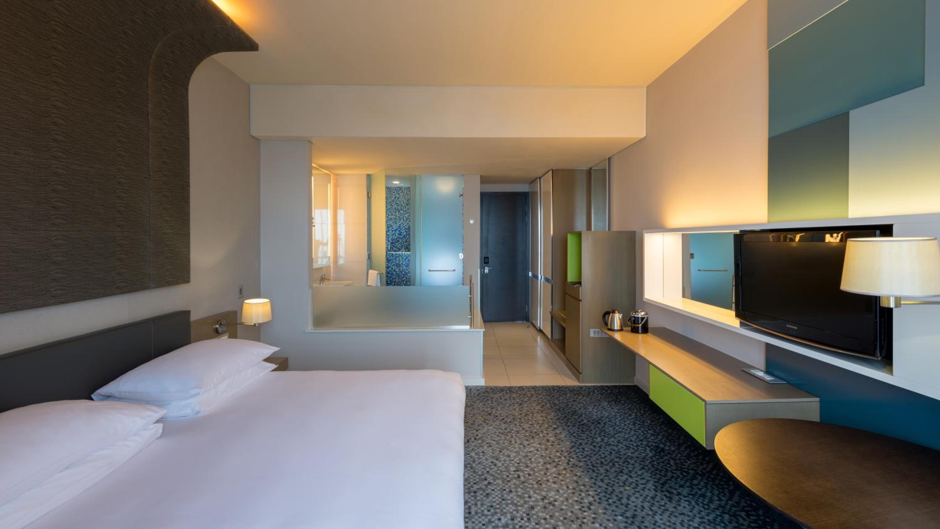 Superior Room, City View