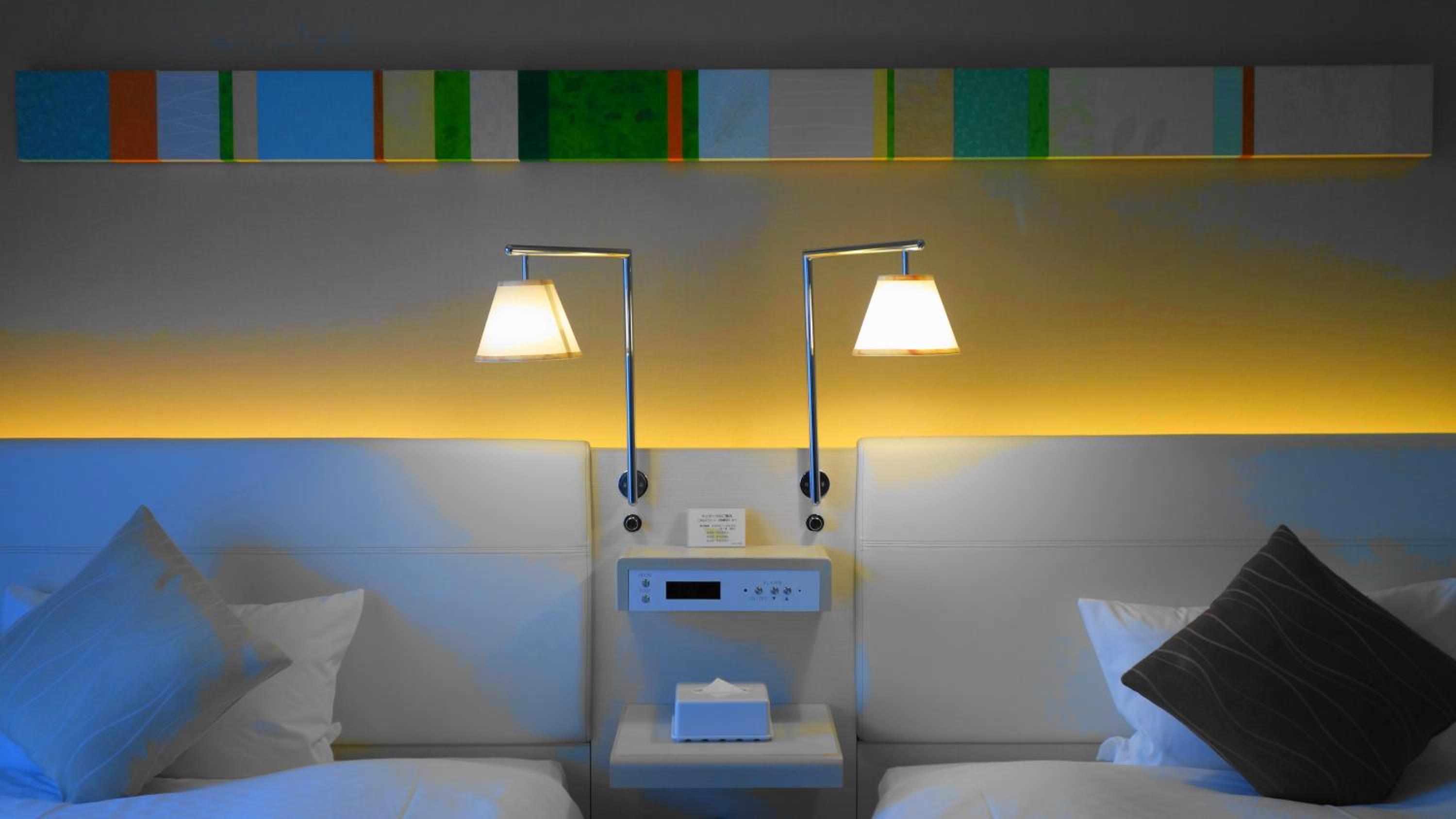 Executive Twin Room - Non-Smoking thumbnail 6