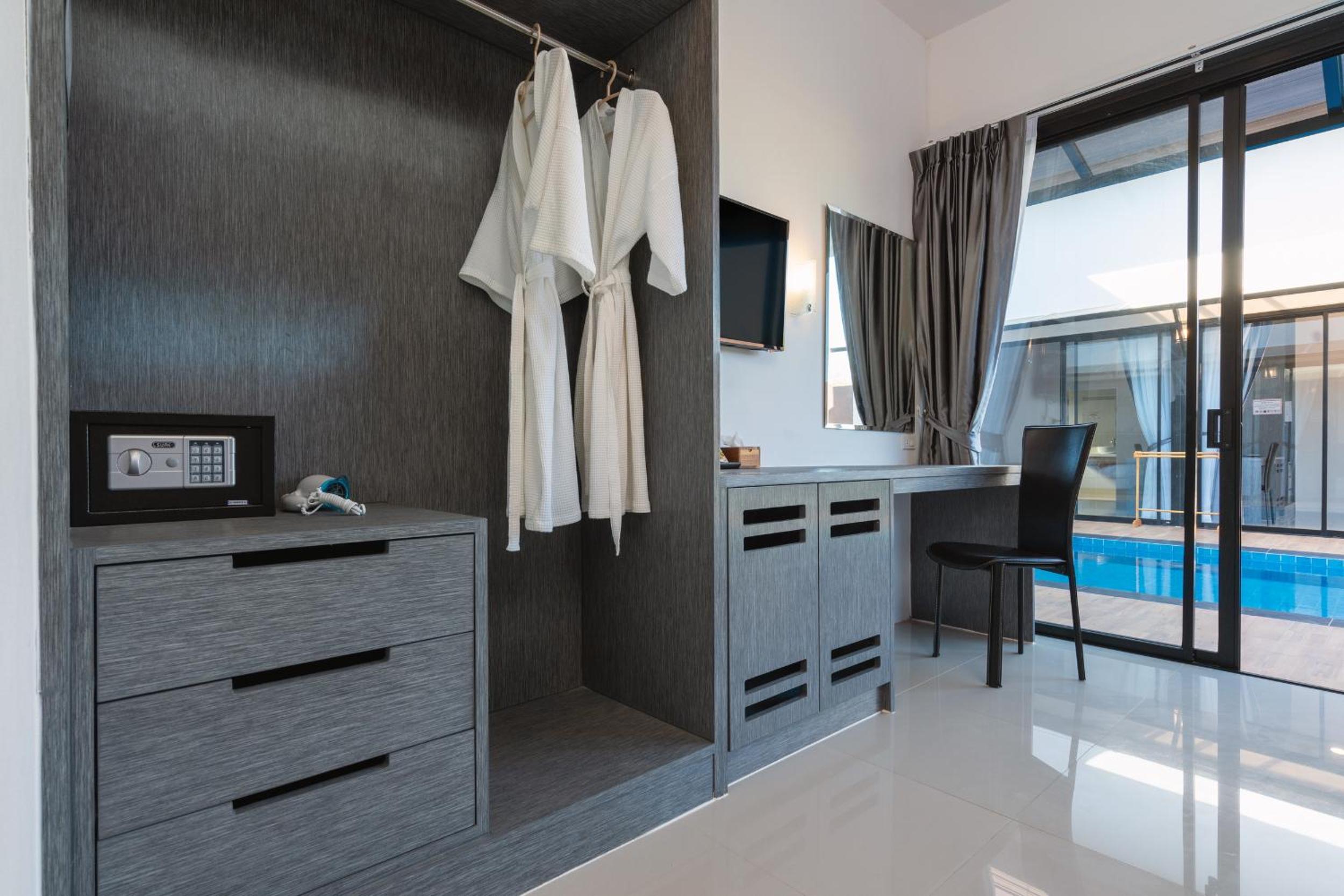 4 Bedrooms Pool Villa - Photo 10
