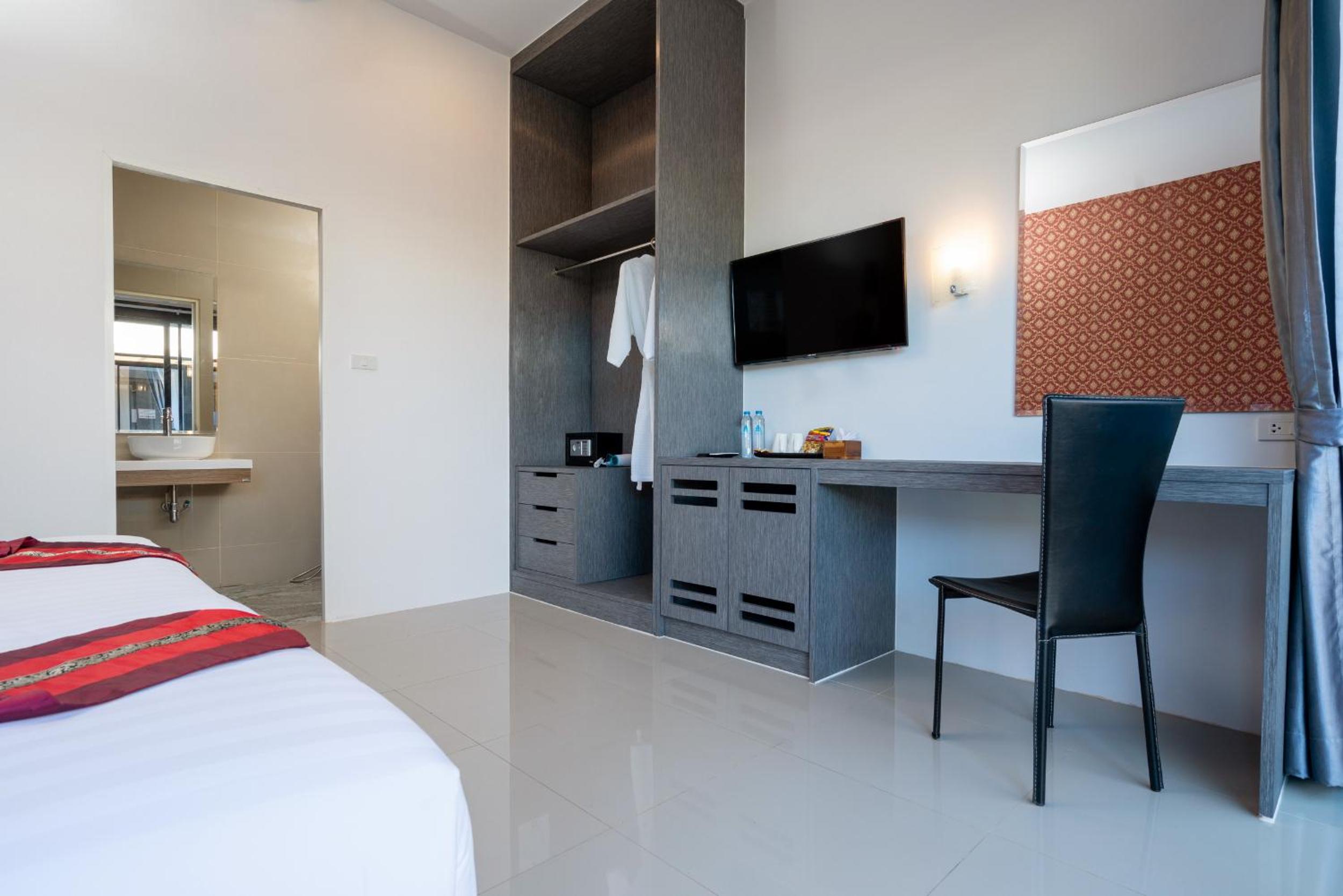 4 Bedrooms Pool Villa - Photo 11