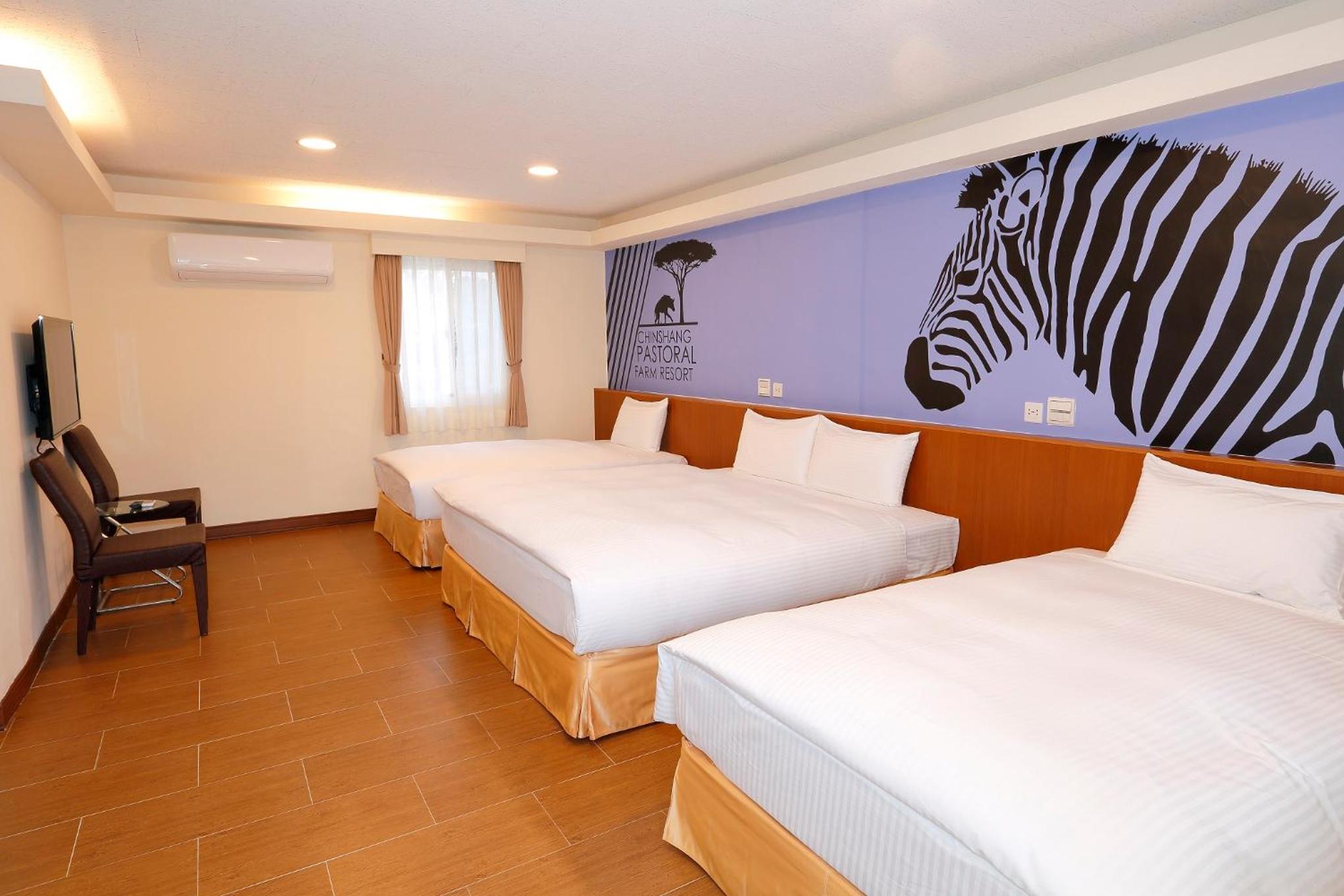 Deluxe Quadruple Room photo 2