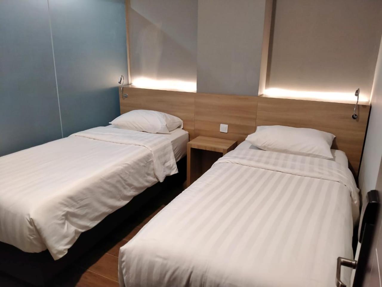 Standard Twin Room - Photo 1