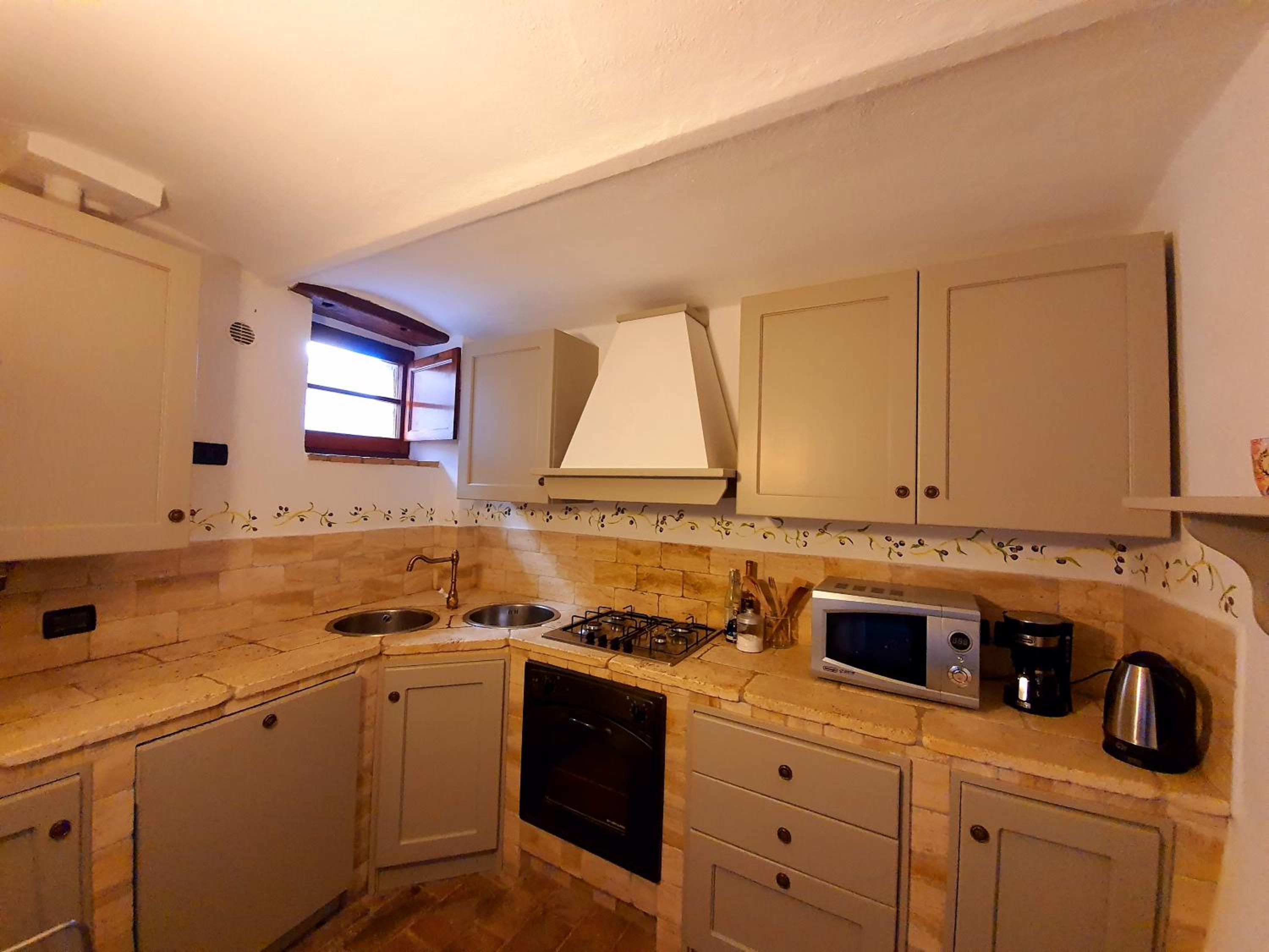 Two-Bedroom House - Photo 11