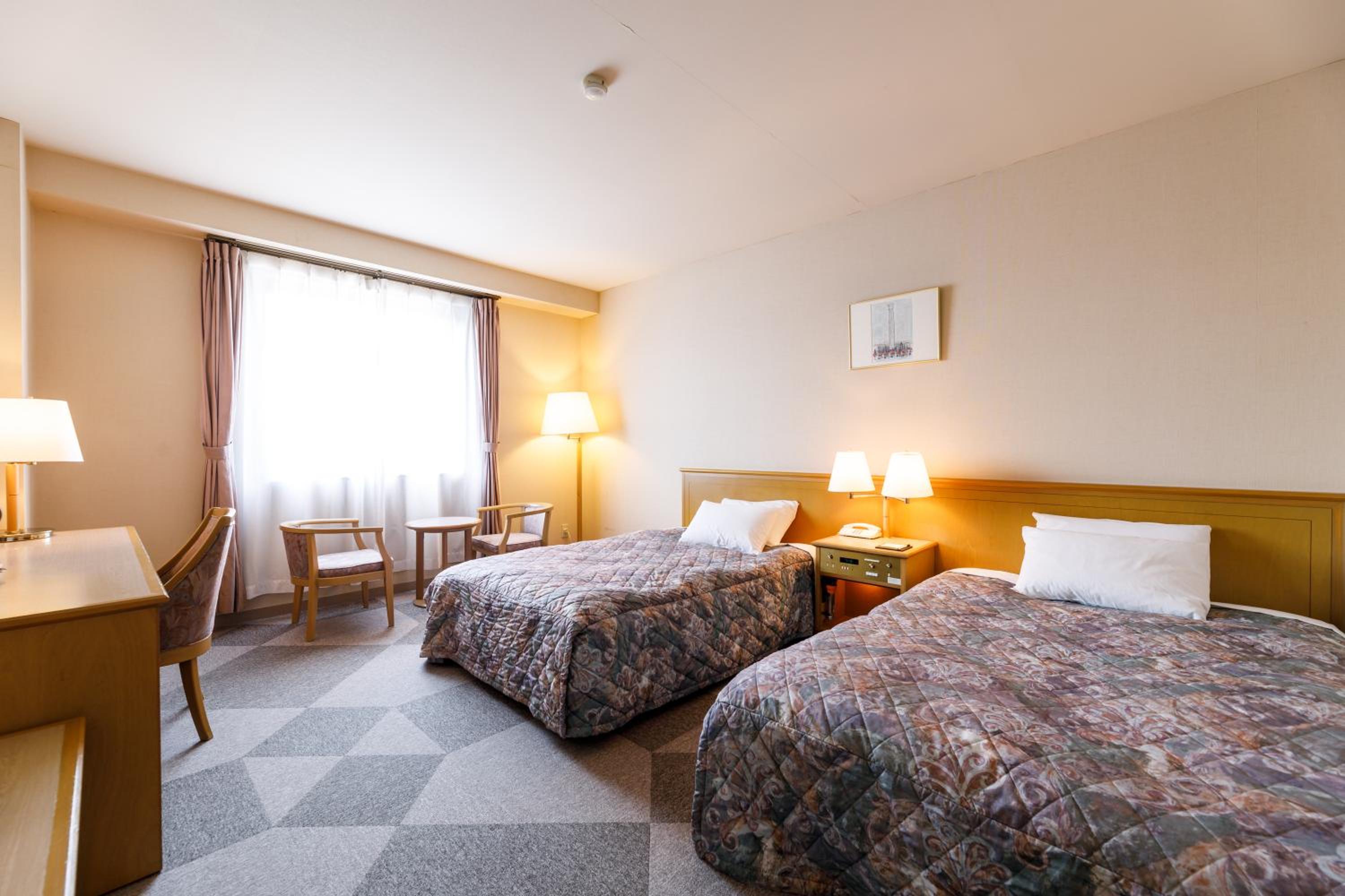 Twin Room - Non-Smoking - Photo 8