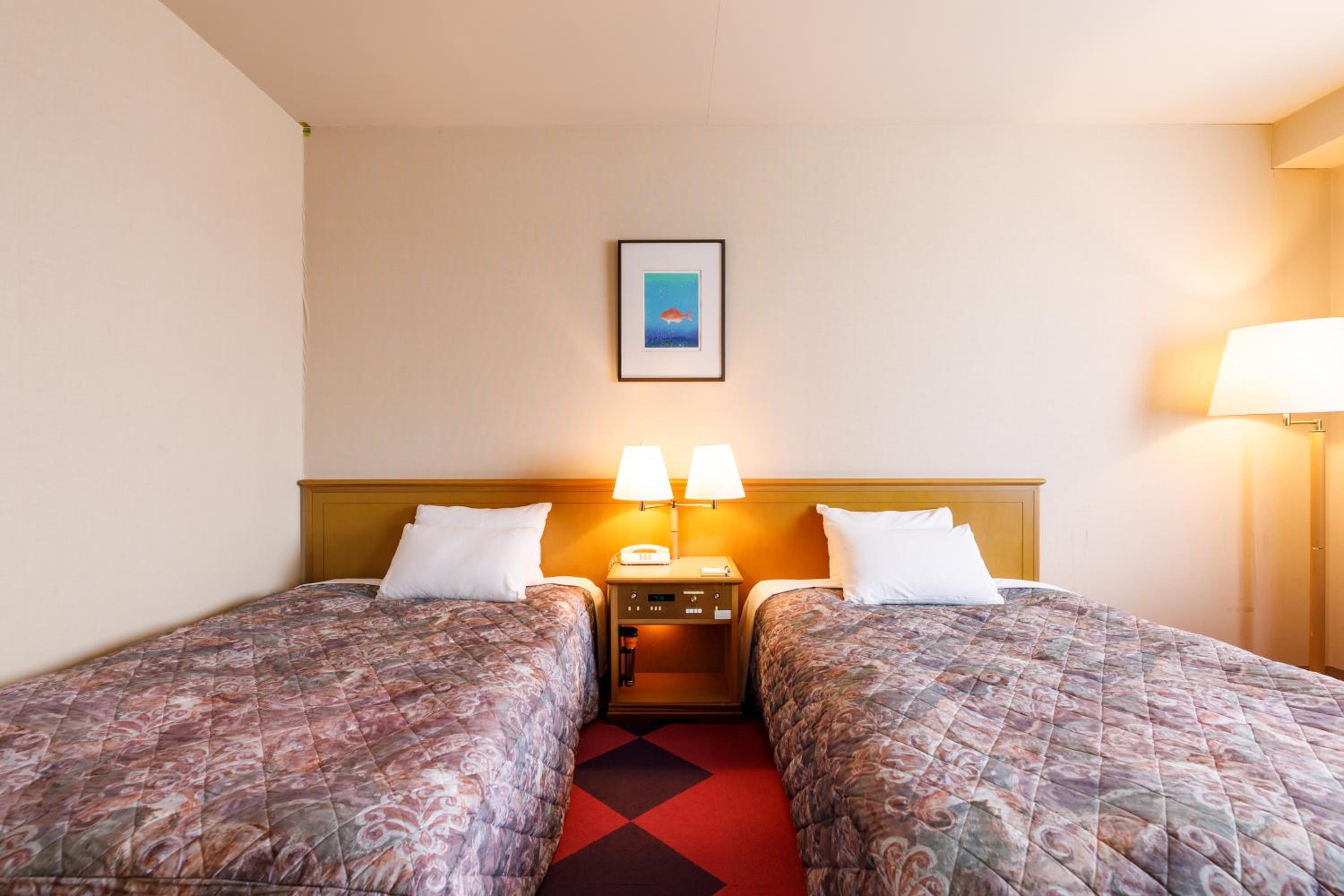Twin Room - Non-Smoking - Photo 6