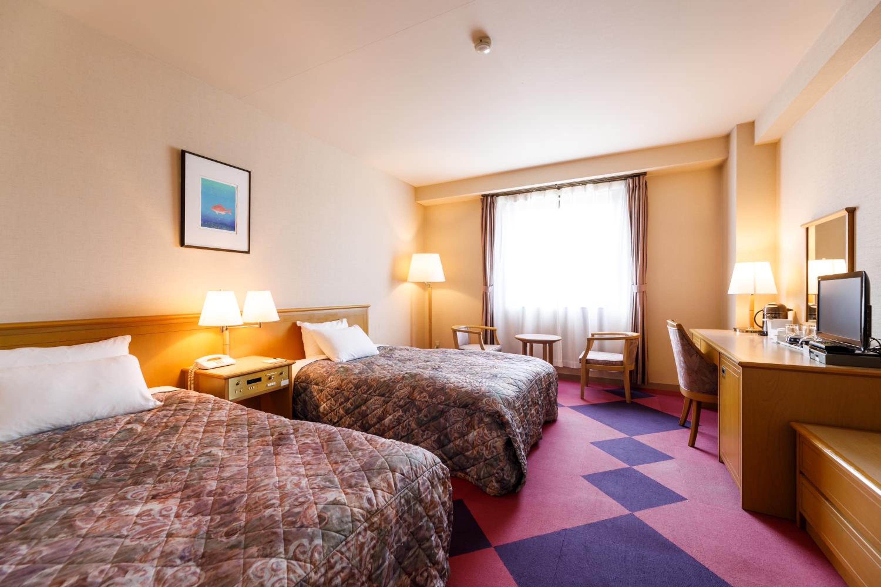 Twin Room - Non-Smoking - Photo 5